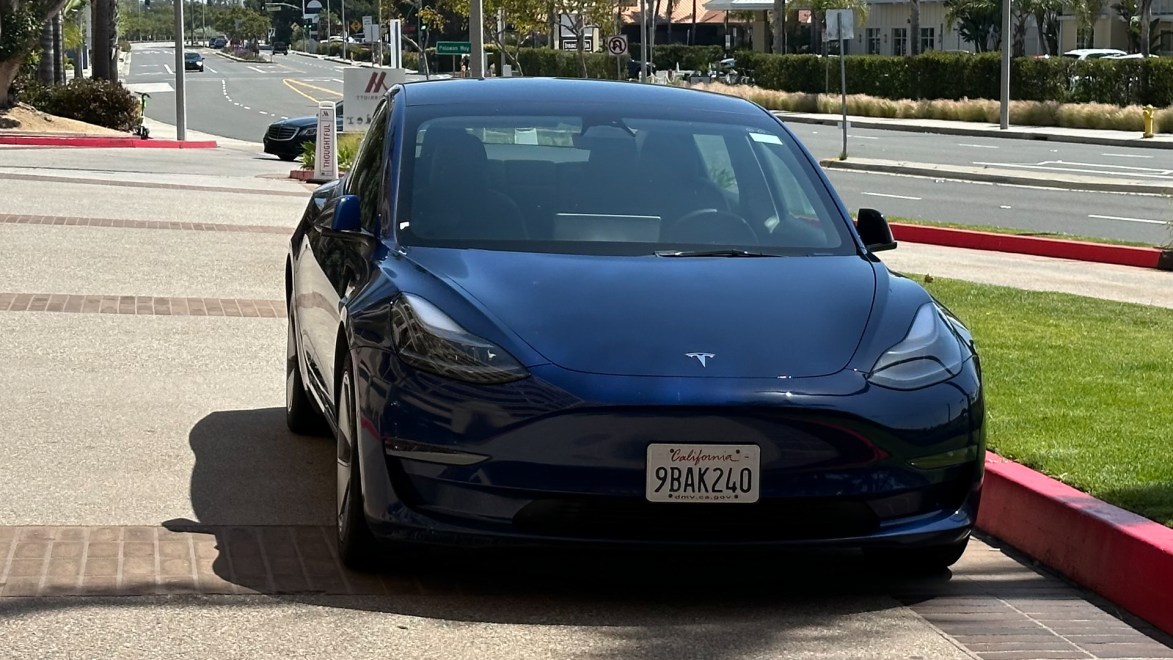 Hertz Charges Tesla Model 3 Renter 277 Gas Fee, Won’t Back Down