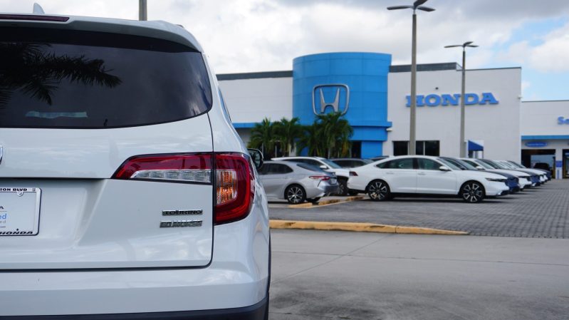 Auto Dealers Nationwide Go Back to Pen and Paper After Cyberattacks