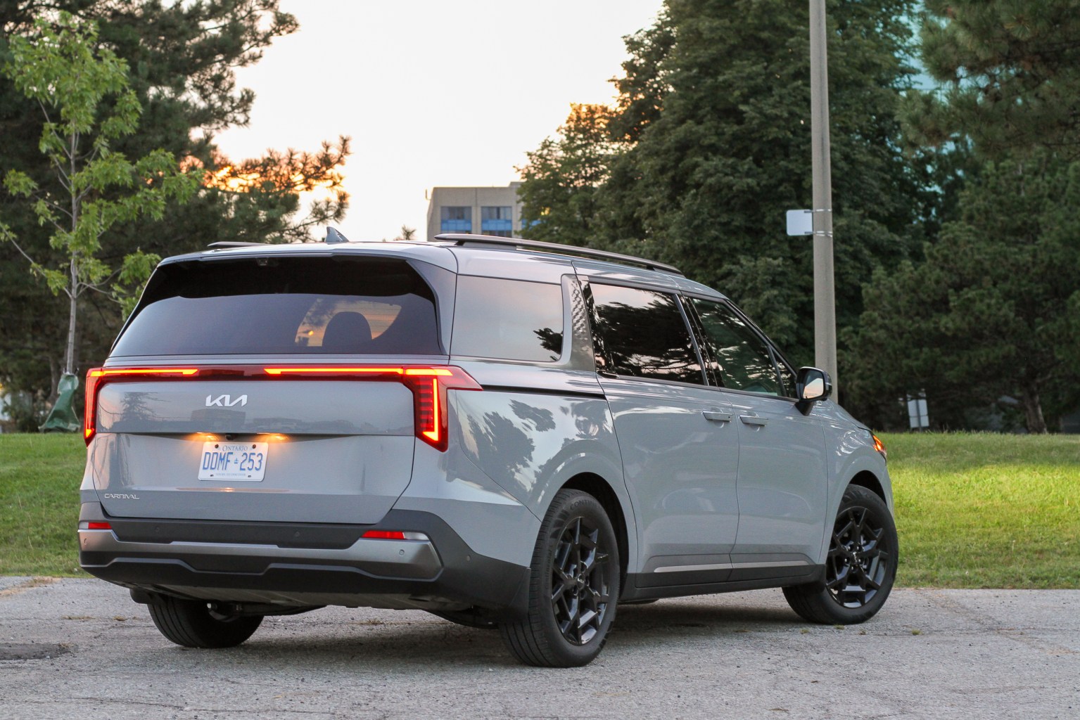 2025 Kia Carnival exterior with SUV-inspired styling and sculpted front design
