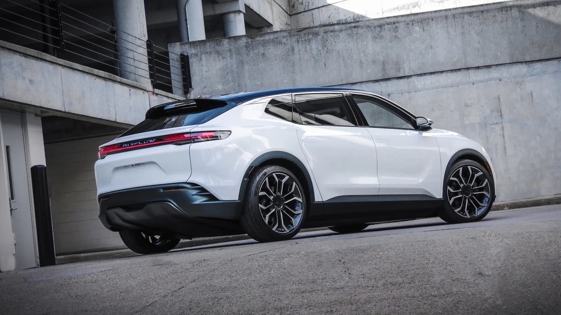 克萊斯勒能否擺脫廂型車品牌形象?三款不到 4 萬美元的 SUV 將證明一切