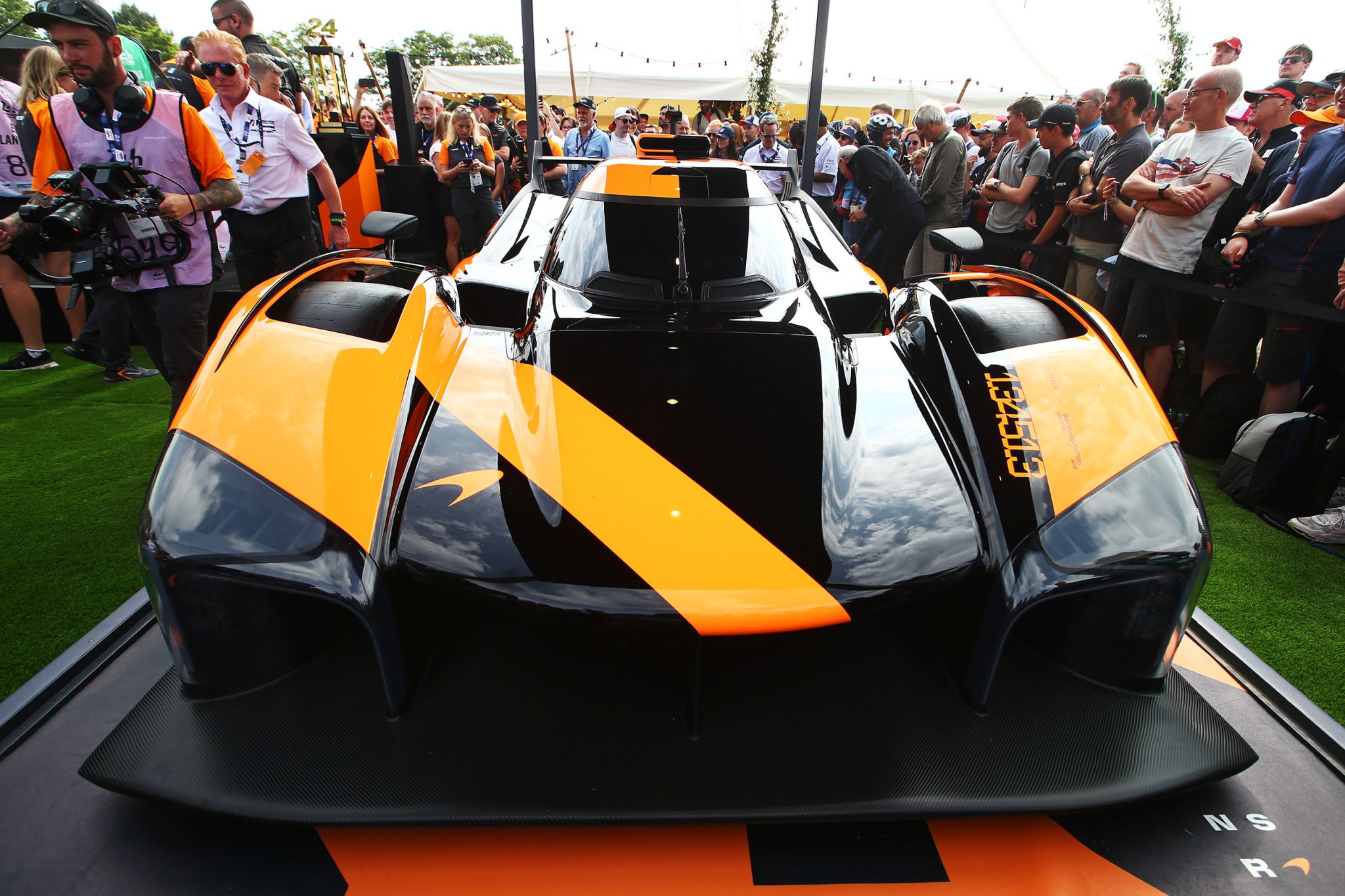 Buying a McLaren Le Mans Hypercar Gives You Front-Row Access to Its ...