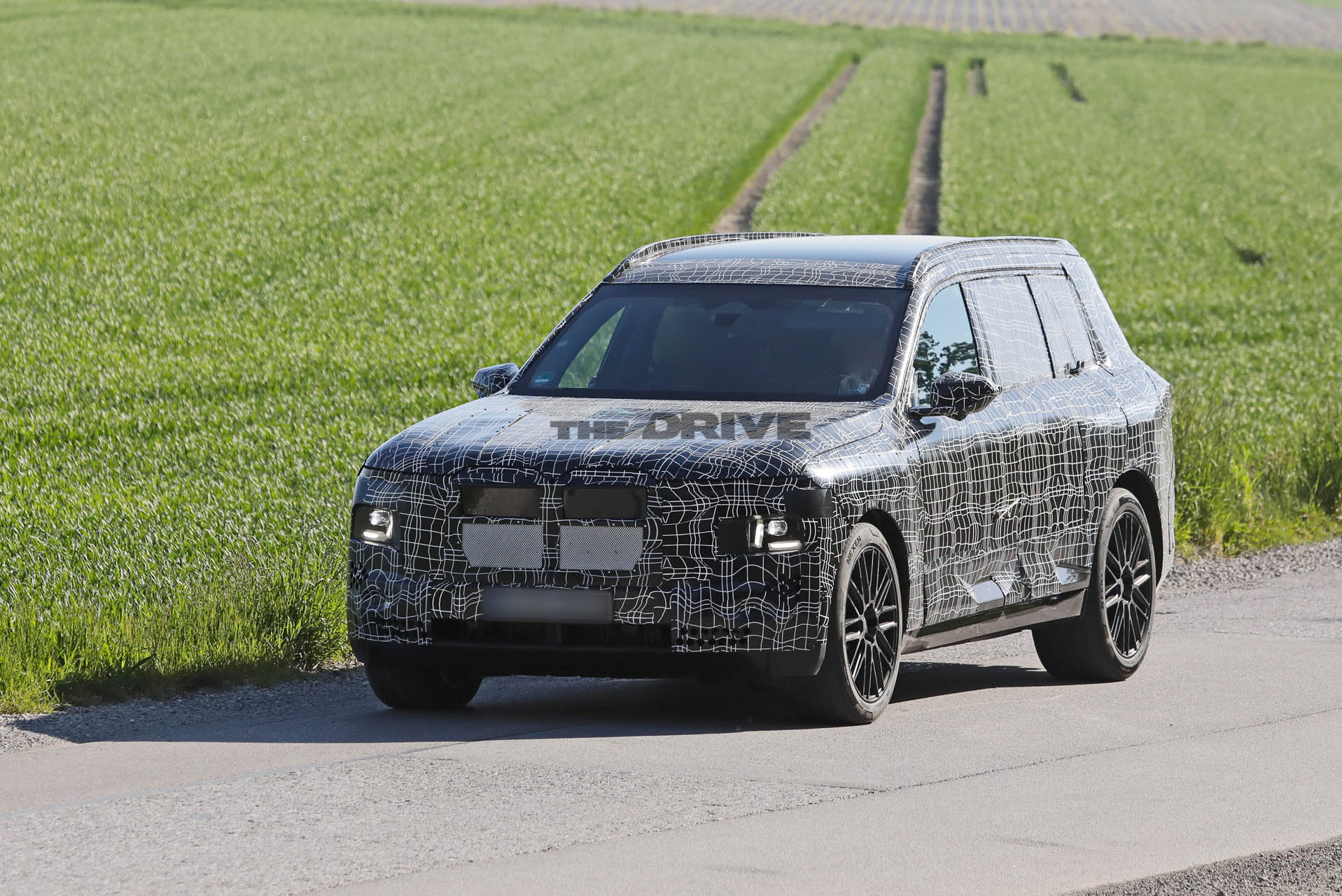 2028 BMW X7 Spied Lacking Futuristic Design