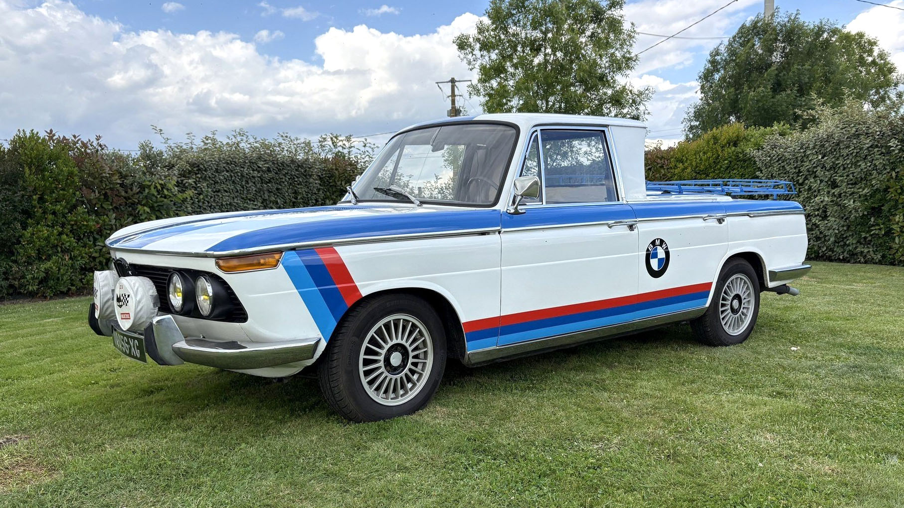 Image of BMW 1800 TI pickup, front three quarters