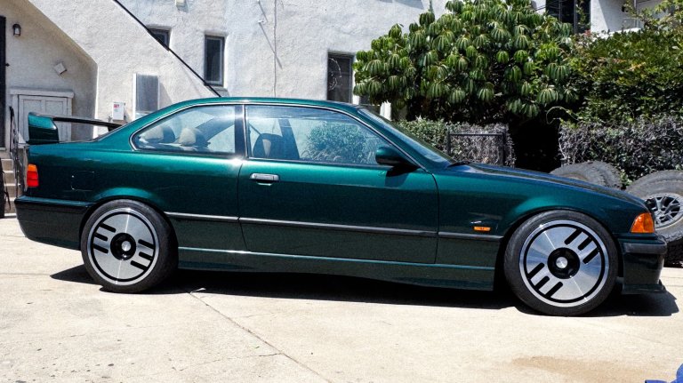 BMW E36 on U-HOT wheels.