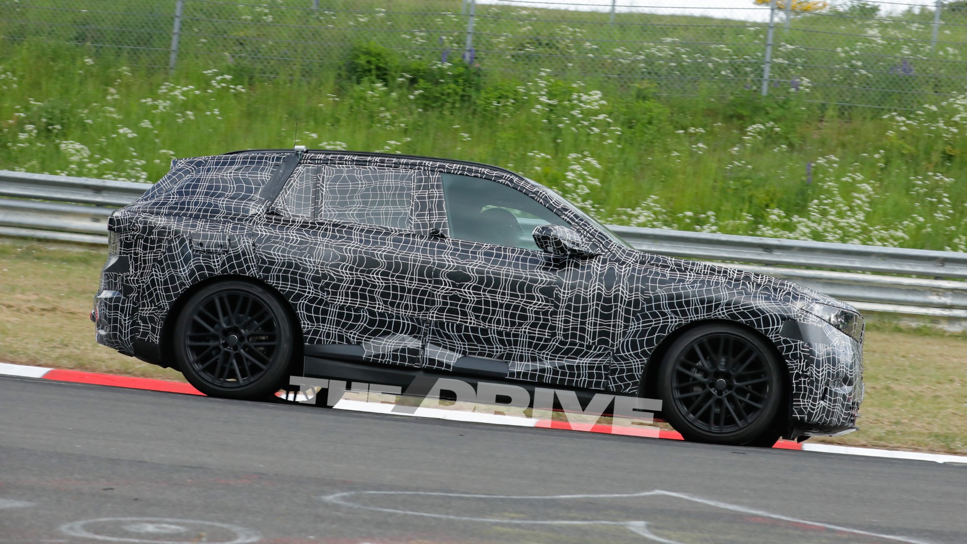 2027 BMW X5 spy photo