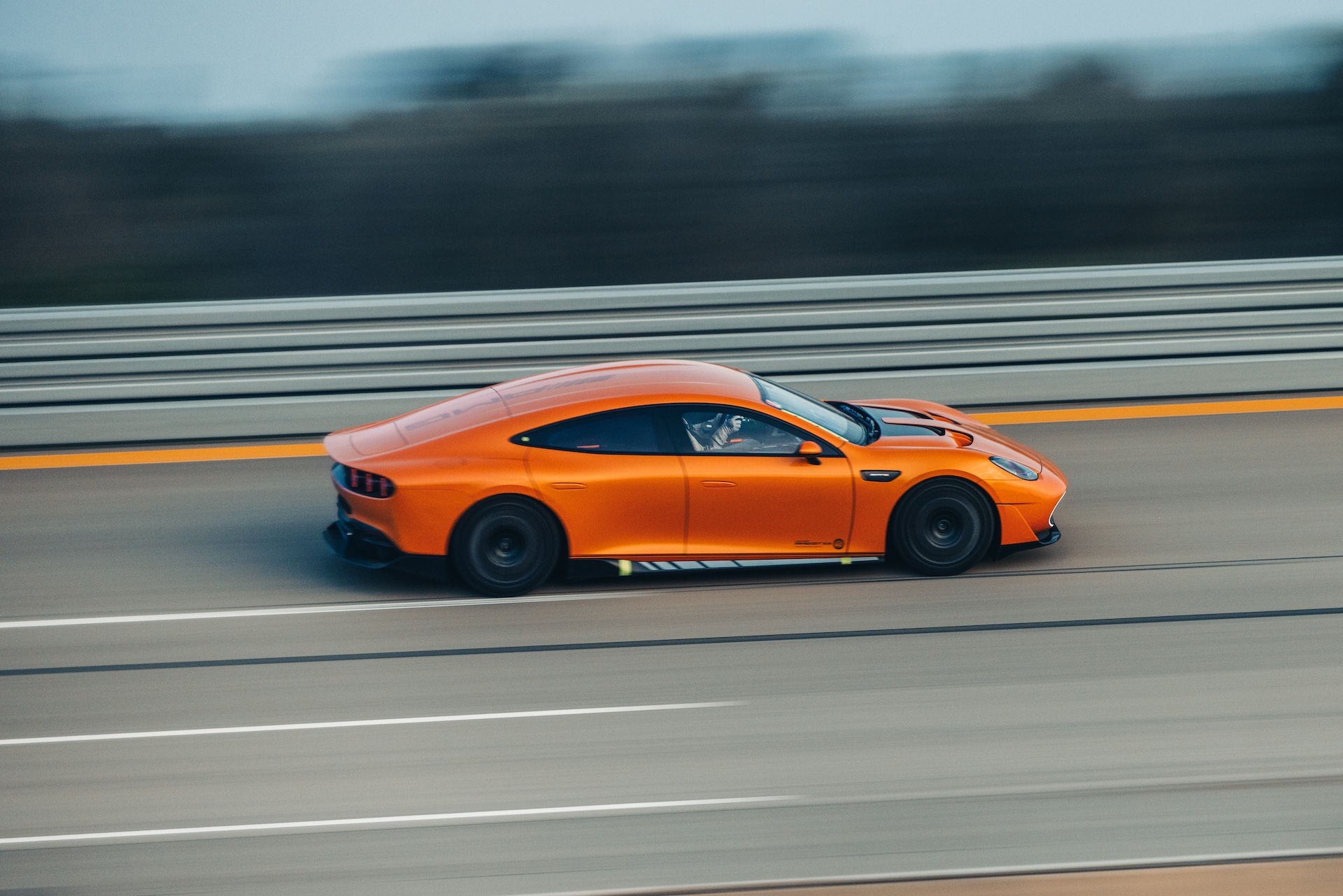 CONCEPT AMG GT XX definiert Performance neu: Technologieträger pulverisiert Weltrekorde in Serie | Nardò, 2025. CONCEPT AMG GT XX redefines performance: Technology pioneer shatters record after record | Nardò, 2025.