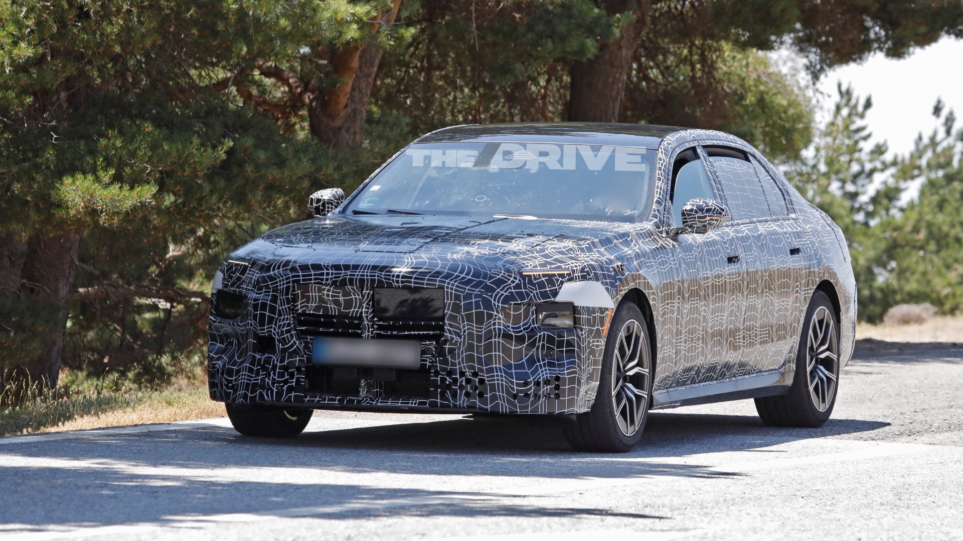 2027 BMW 7 Series Spy Photo