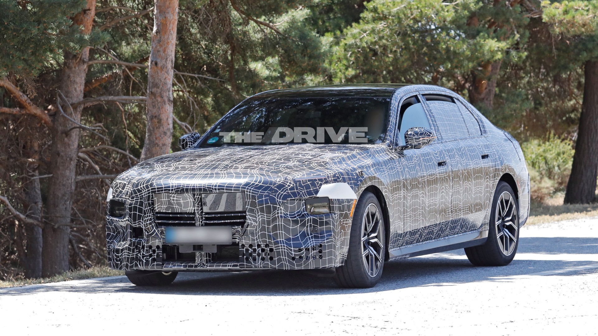 2027 BMW 7 Series Spy Photo