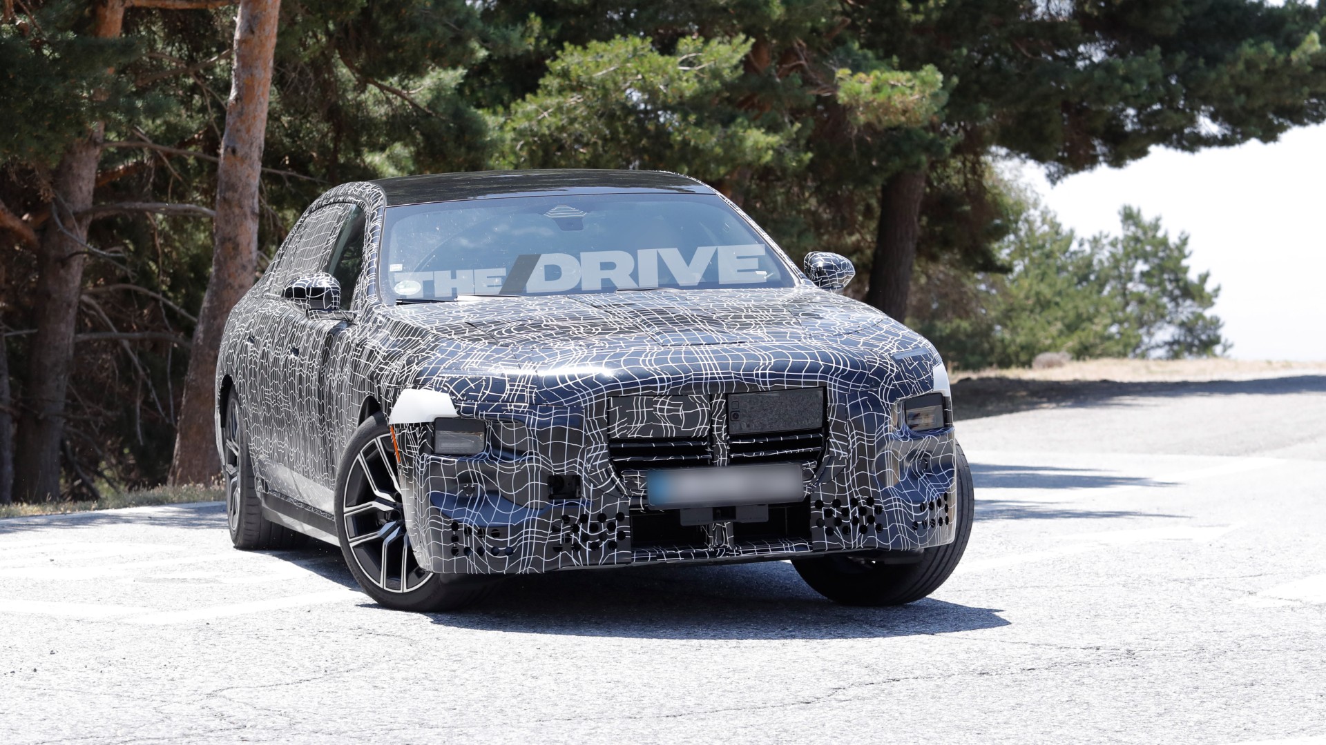 2027 BMW 7 Series Spy Photo