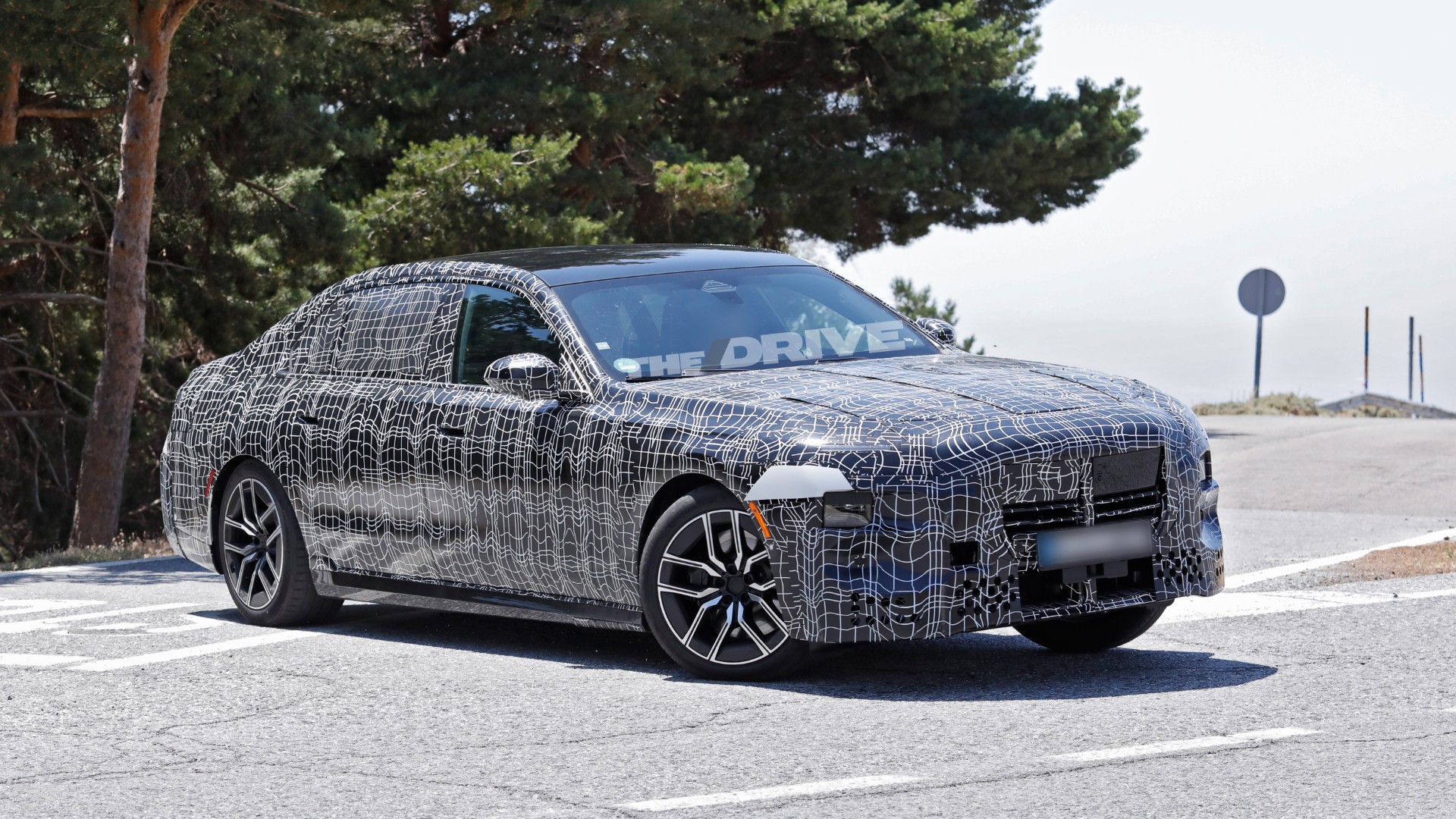 2027 BMW 7 Series Spy Photo