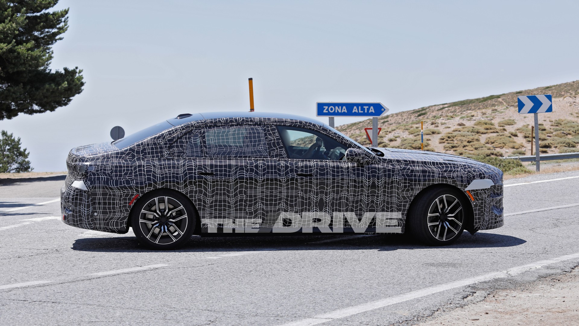 2027 BMW 7 Series Spy Photo