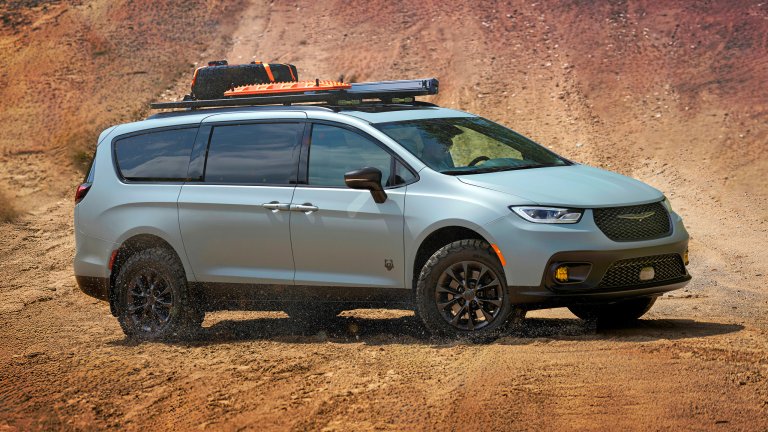 The Chrysler Pacifica Grizzly Peak concept rides on off-road 31-inch BFGoodrich KO2 all-terrain tires mounted on 18-inch Foreshadow wheels.
