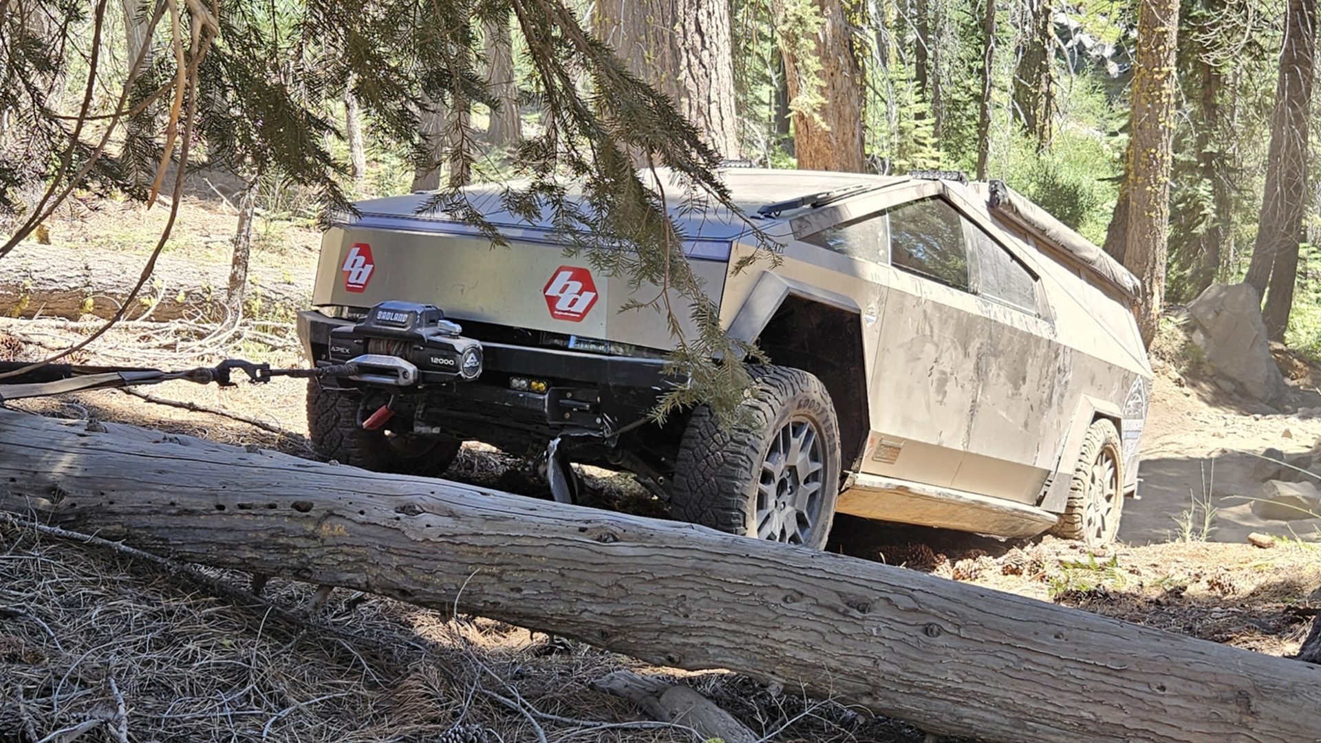 Stuck Tesla Cybertruck