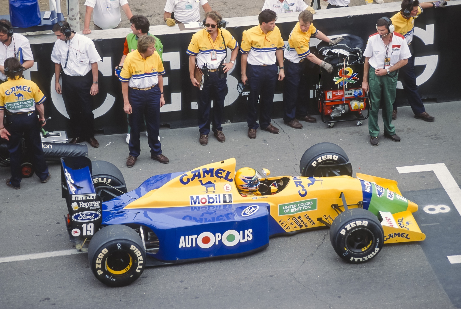 PHOENIX - MARCH 1991: Roberto Moreno of Brazil and Benetton-Ford competes in the Formula One United States Grand Prix held in Phoenix, Arizona in March 1991. (Photo by David Madison/Getty Images) *** Local Caption *** Roberto Moreno