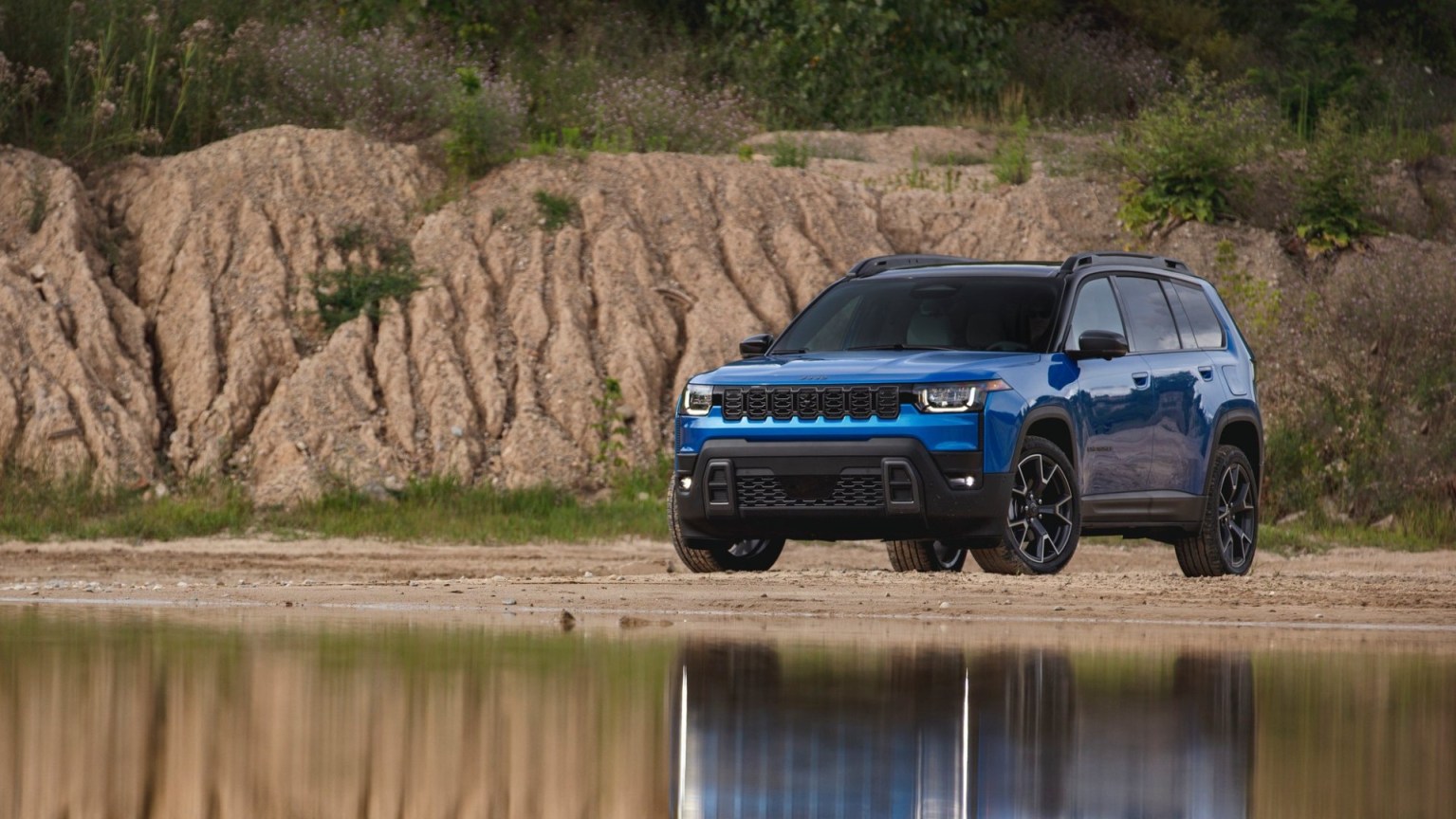 The 2026 Jeep Cherokee Returns as a 37 MPG Hybrid starting at $37,000