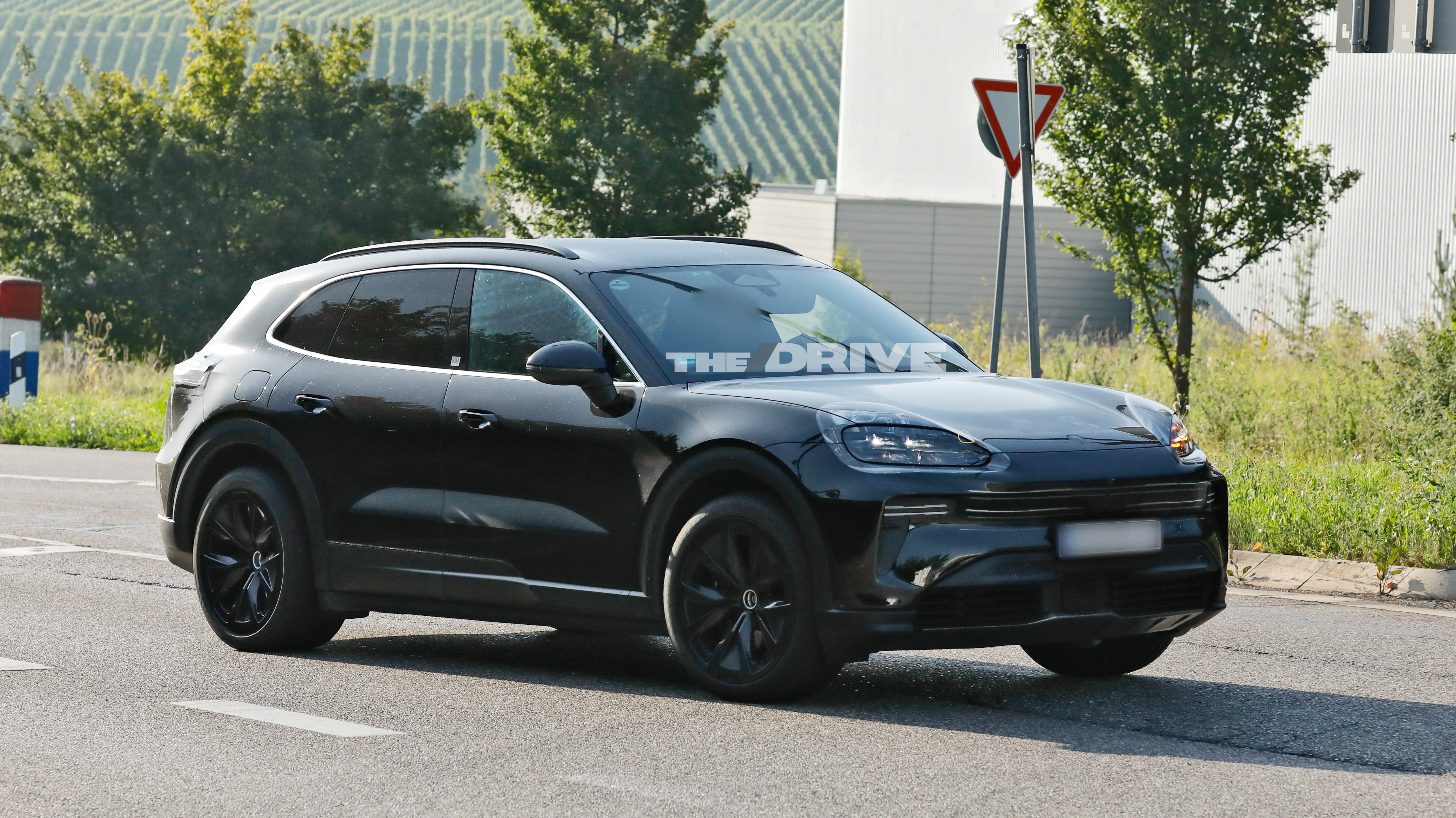 2027 Porsche Cayenne EV Spy Photo