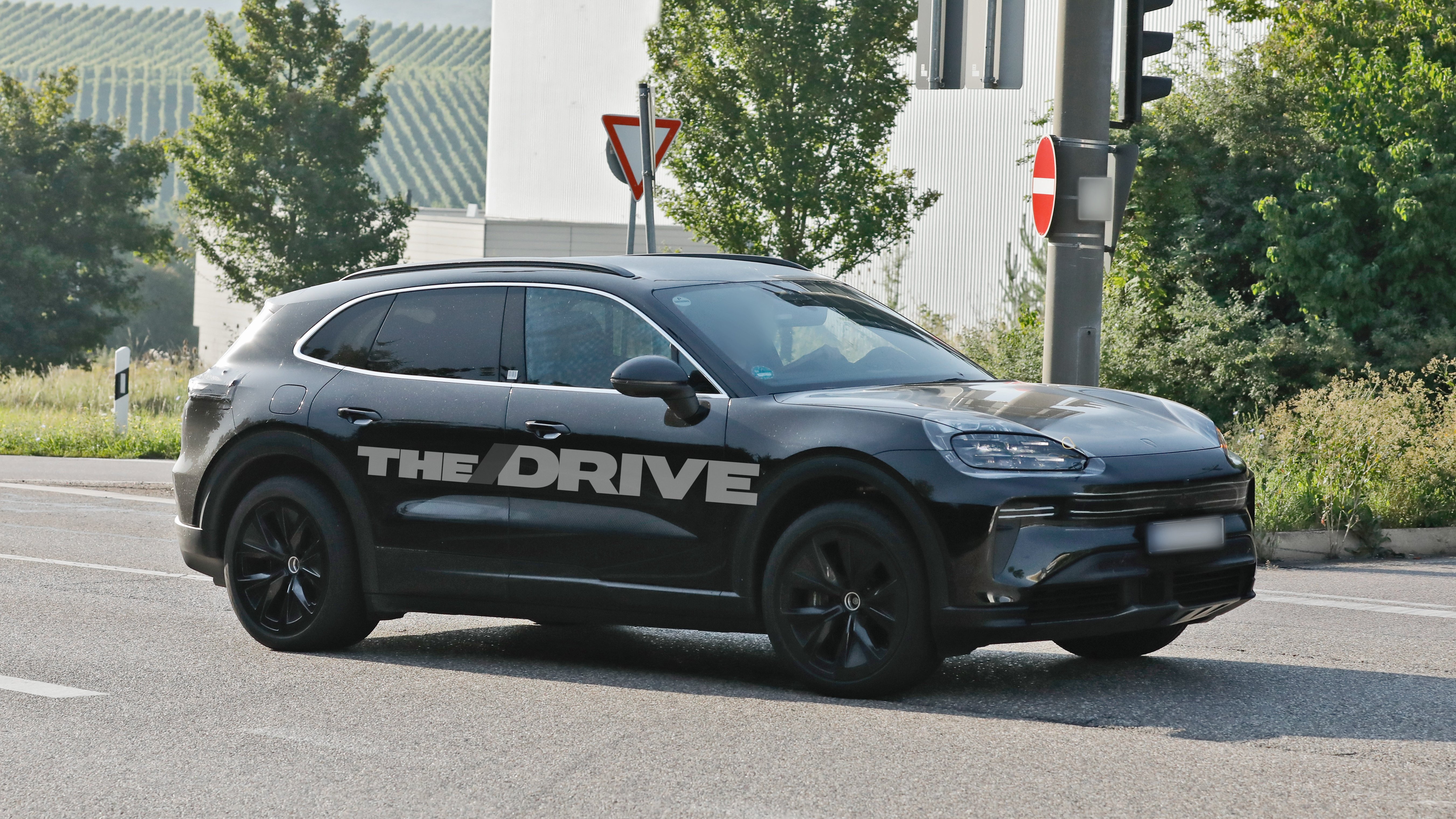 2027 Porsche Cayenne EV Spy Photo