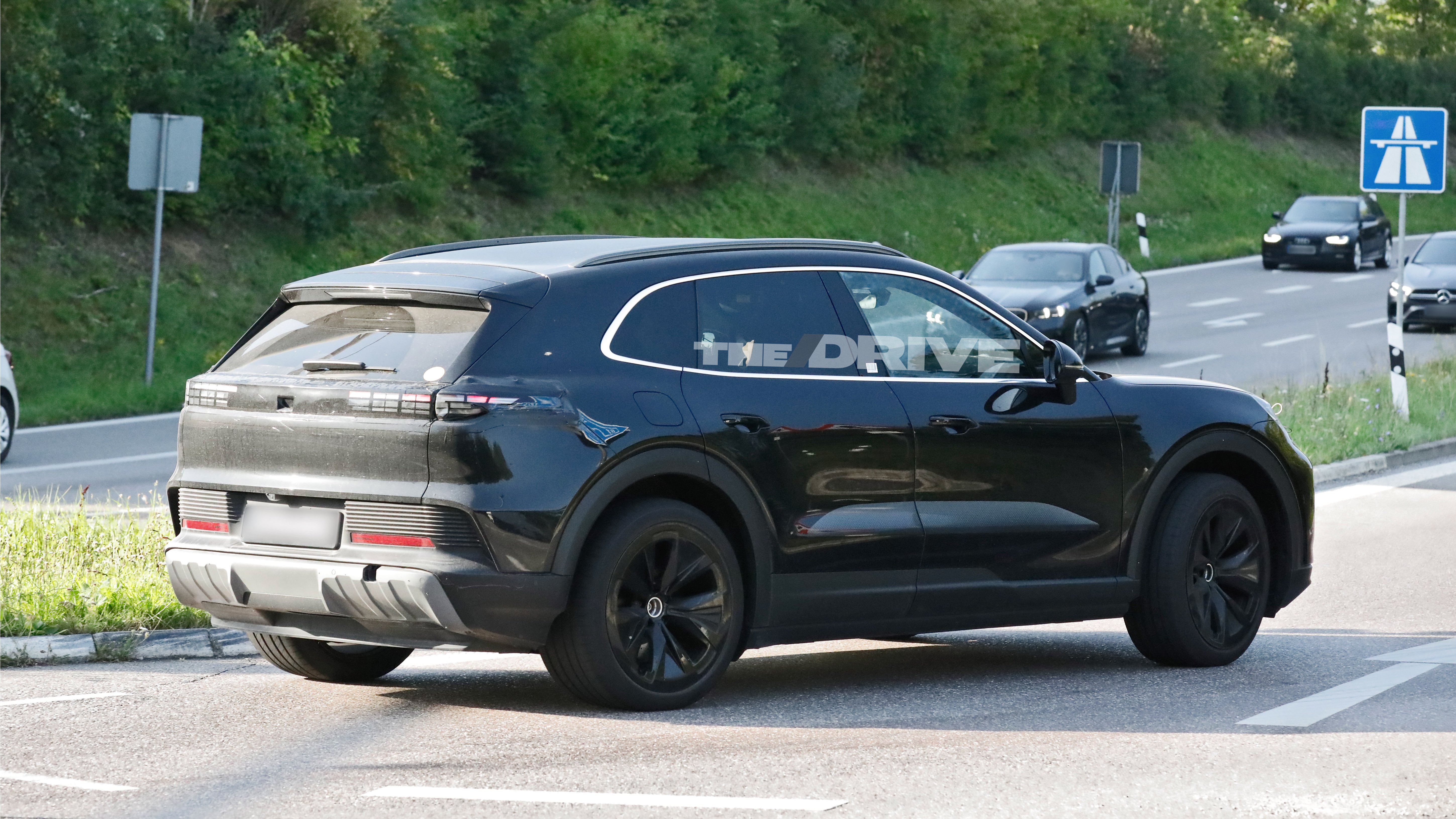 2027 Porsche Cayenne EV Spy Photo