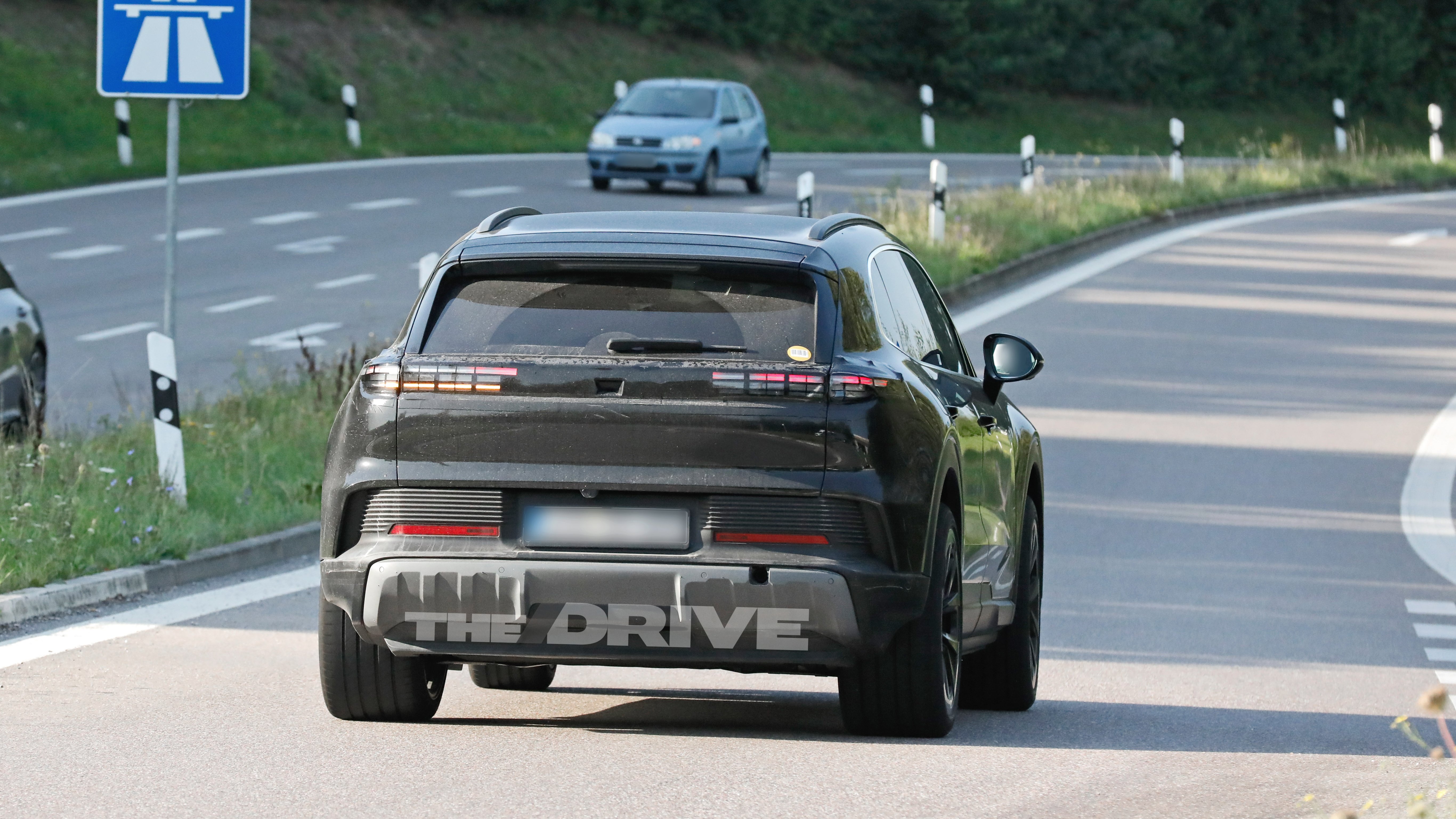 2027 Porsche Cayenne EV Spy Photo