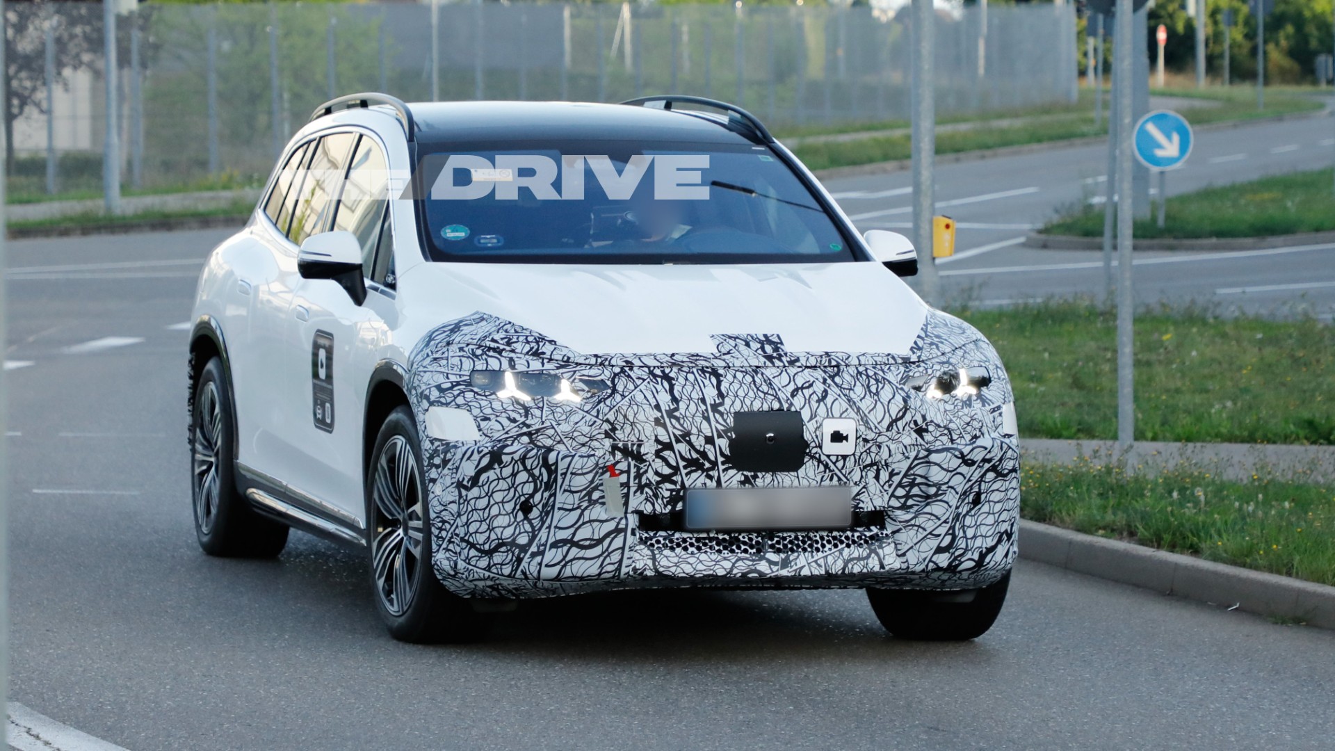 2027 Mercedes-Benz SQS SUV Prototype