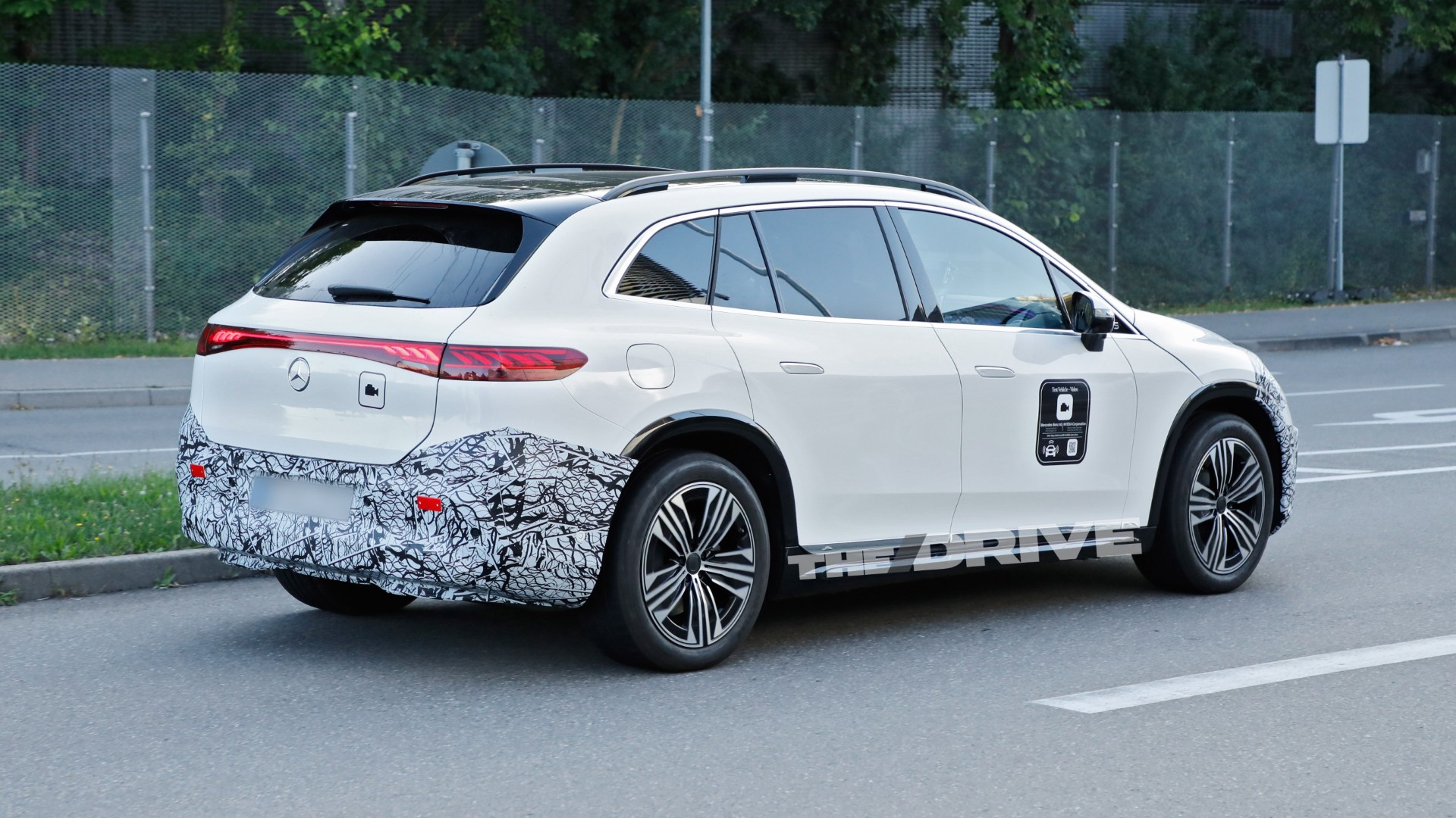 2027 Mercedes-Benz SQS SUV Prototype Spy Photo