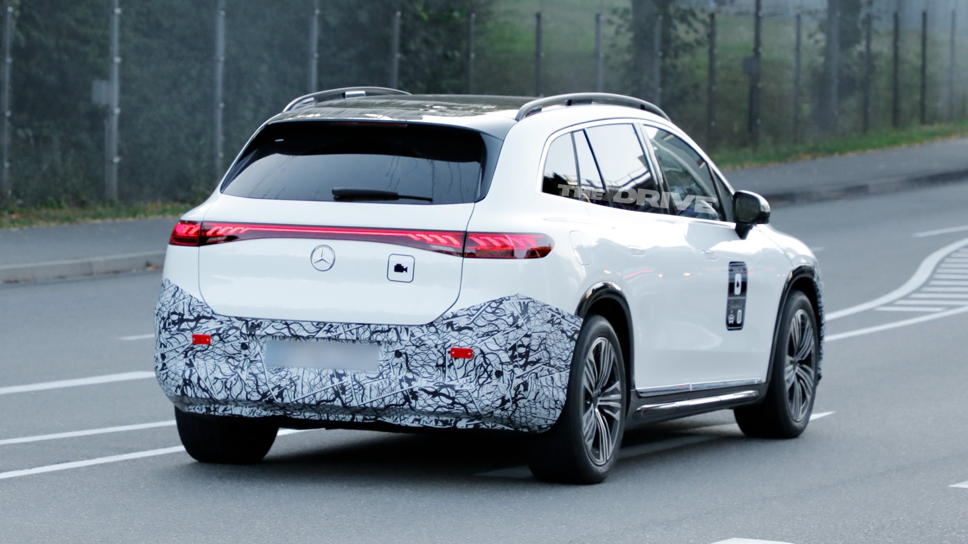 2027 Mercedes-Benz SQS SUV Prototype Spy Photo