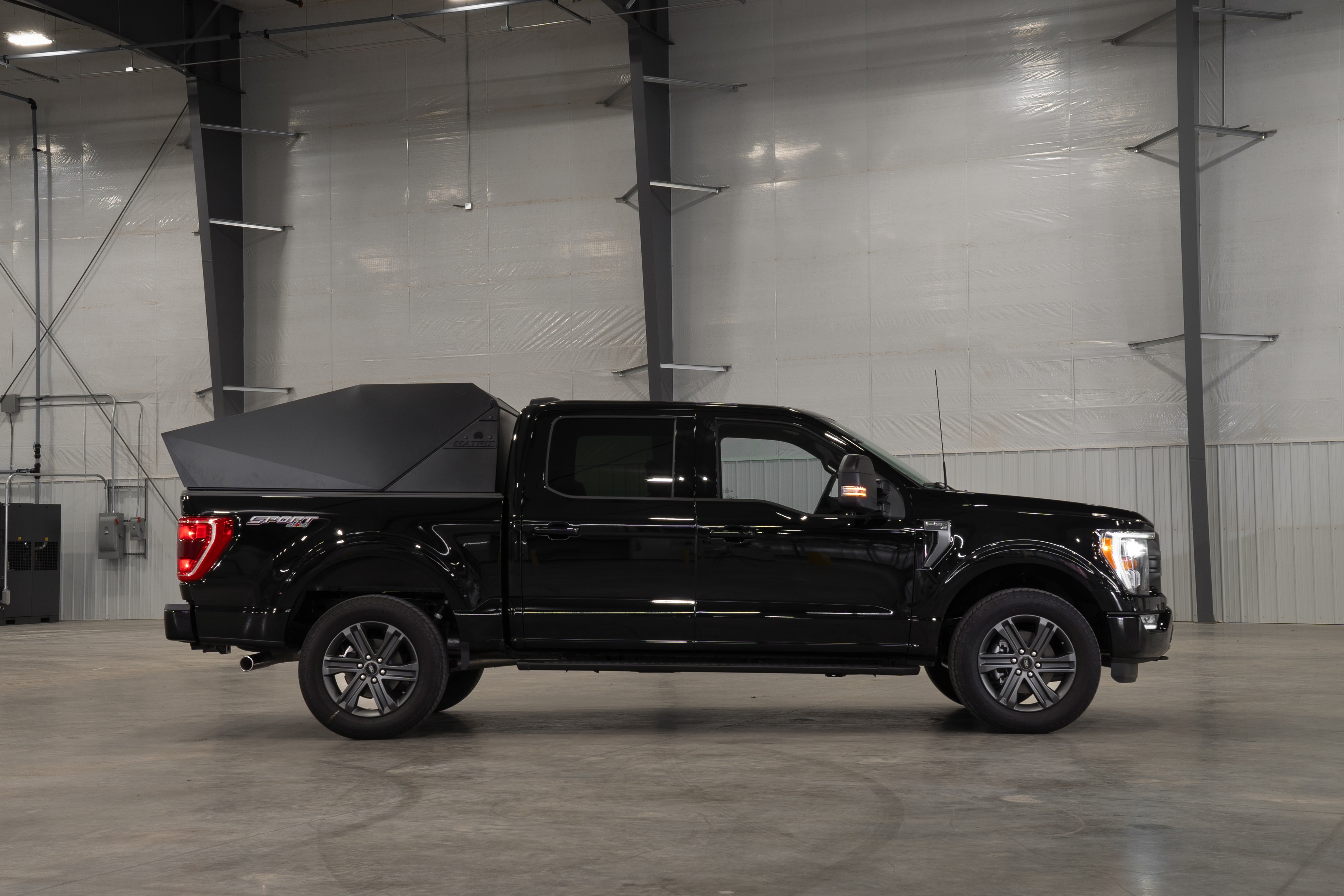 Matrix truck bed topper