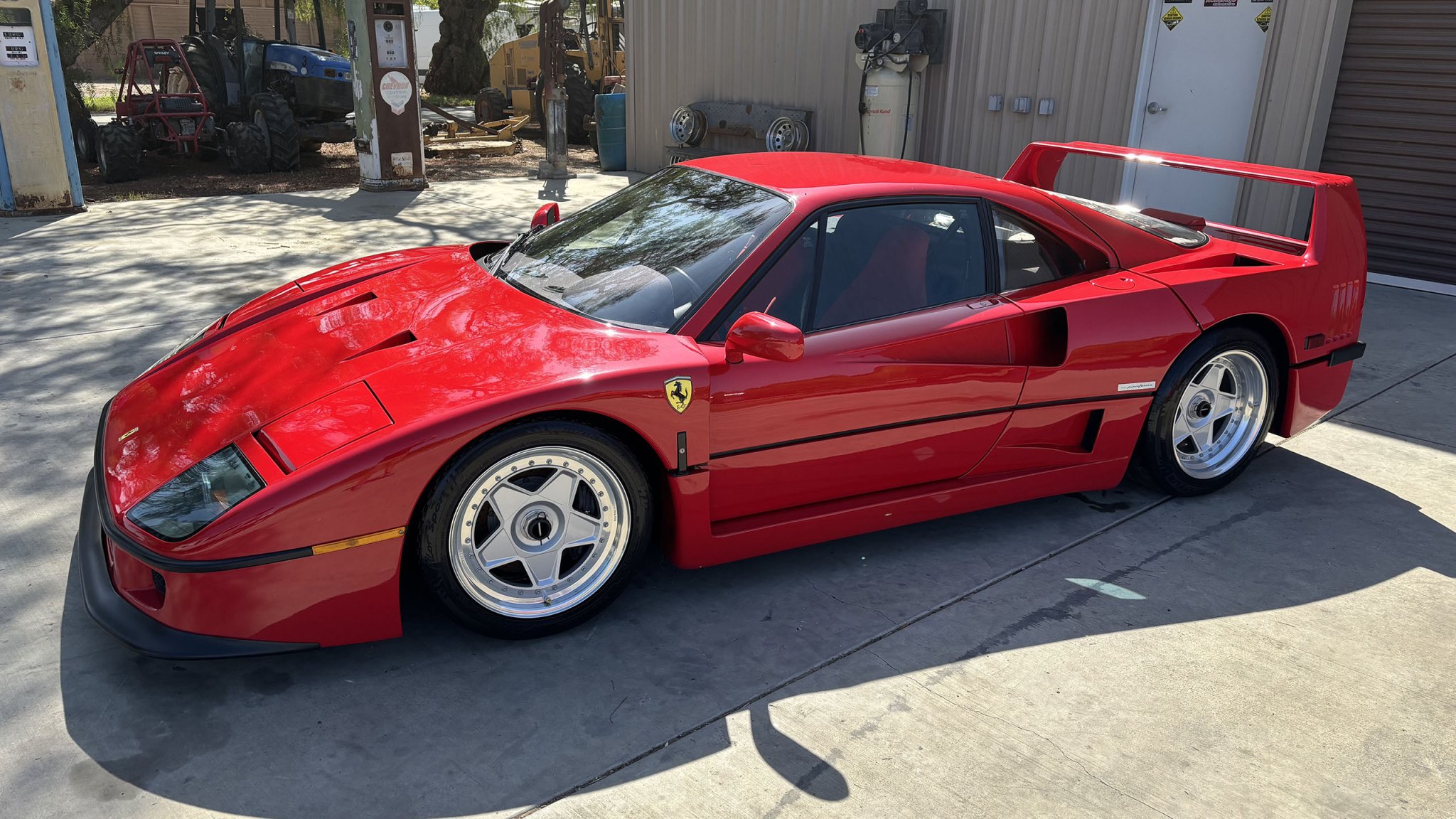 Ferrari F40 at federal auction.