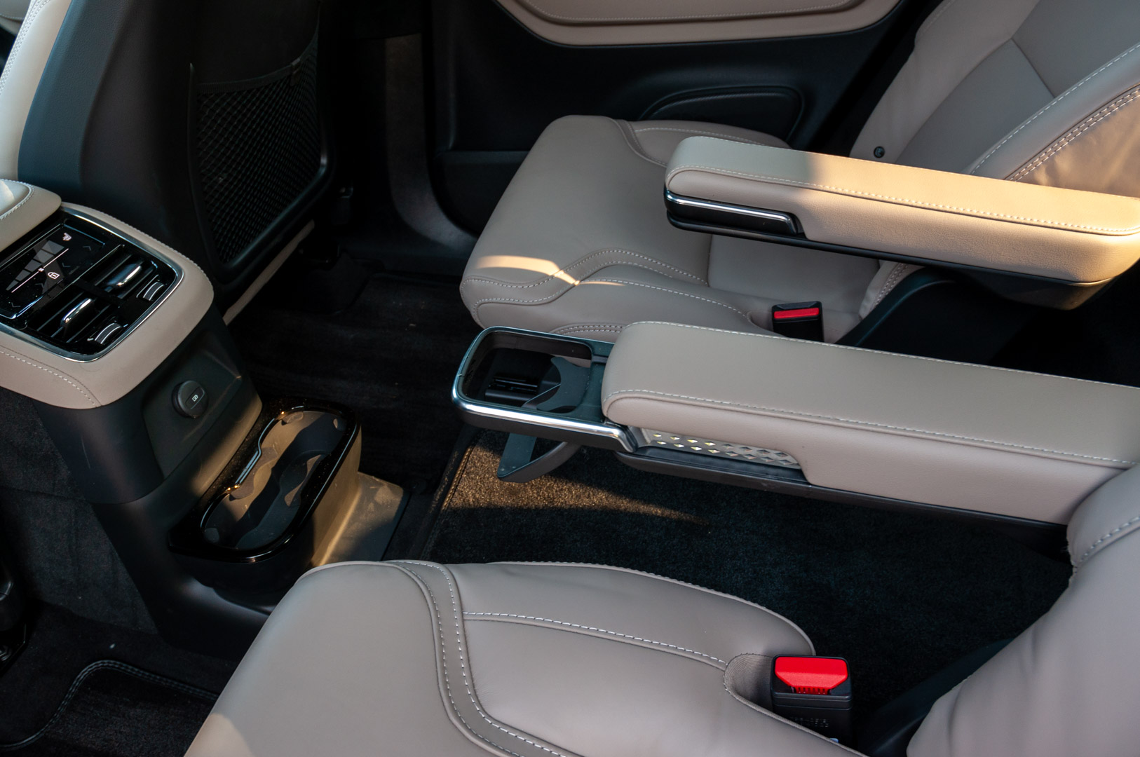 2025.5 Volvo XC90 T8