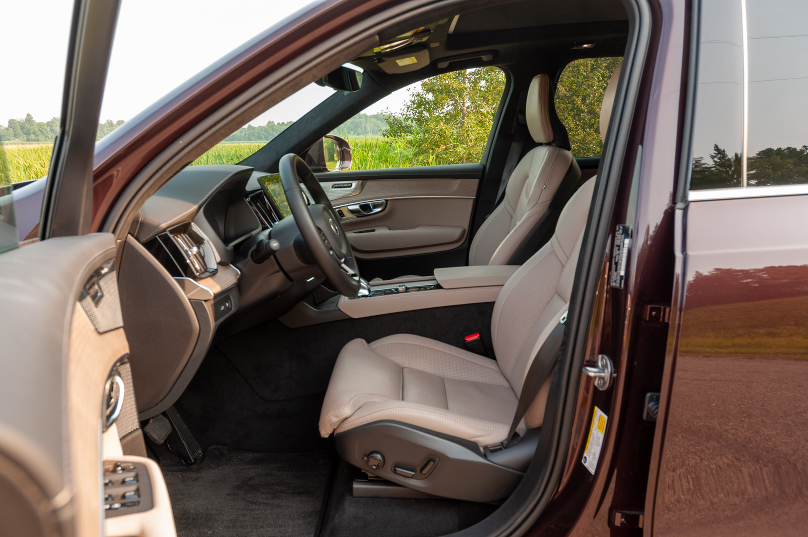 2025.5 Volvo XC90 T8