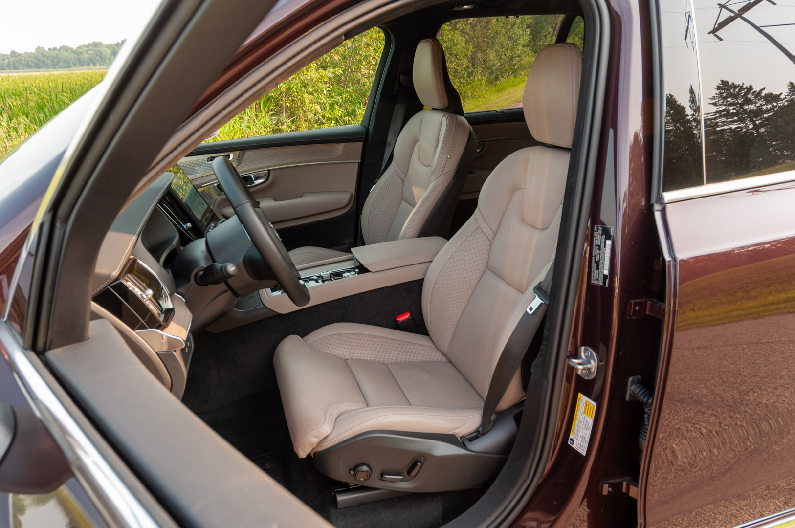 2025.5 Volvo XC90 T8