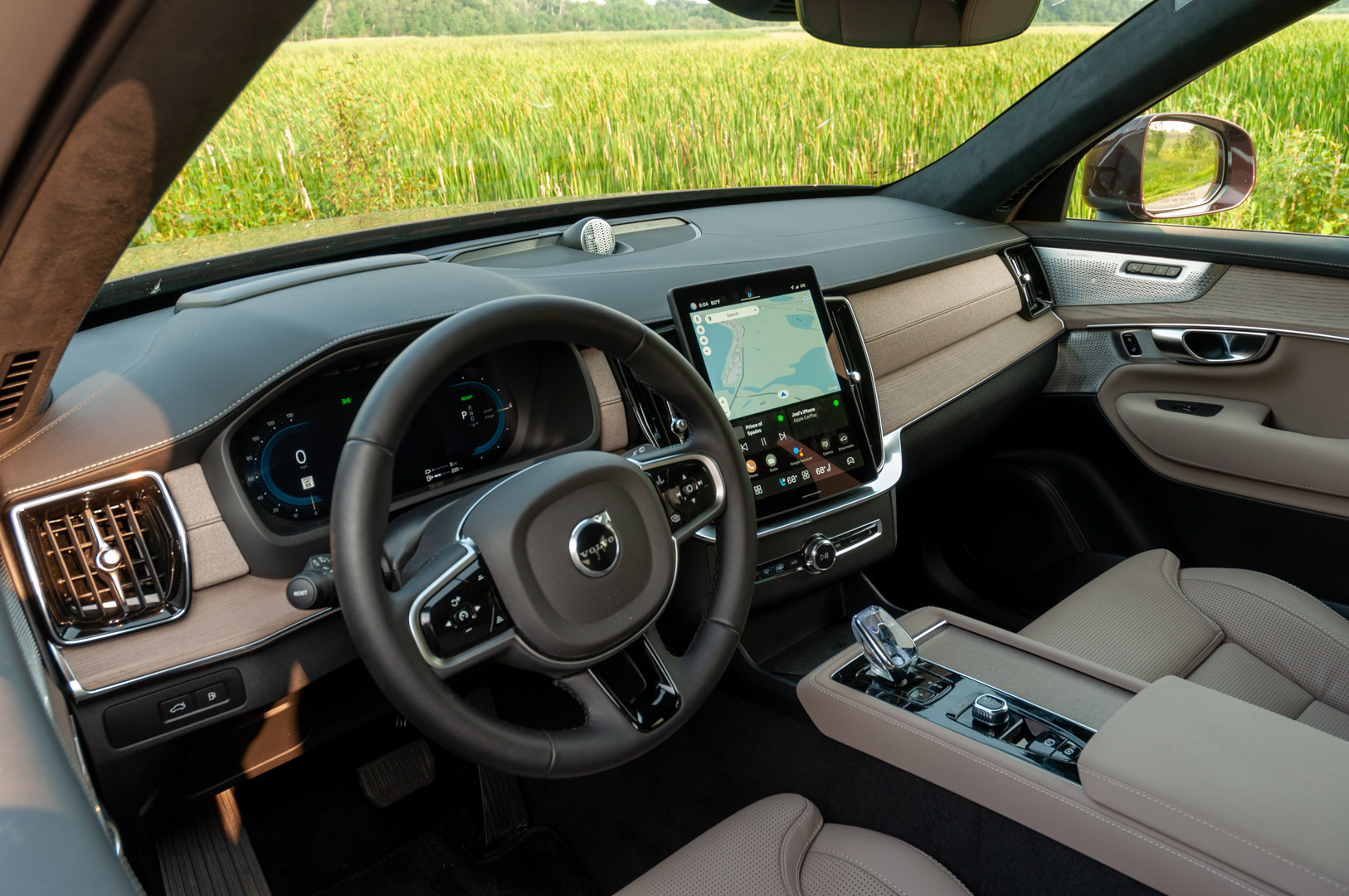 2025.5 Volvo XC90 T8