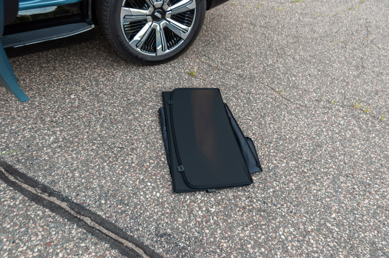 You'll Never Guess How the $130K Cadillac Escalade IQ's Glass Roof