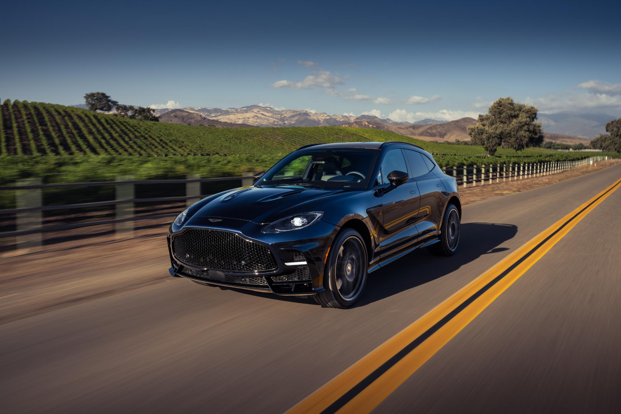Aston Martin DBX S