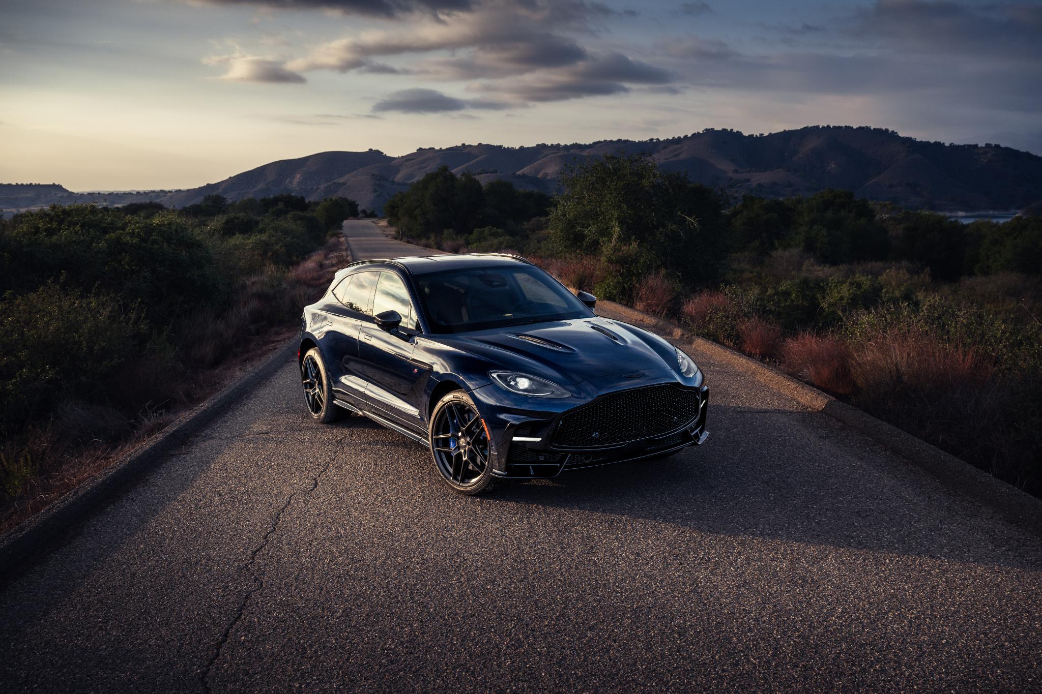 Aston Martin DBX S