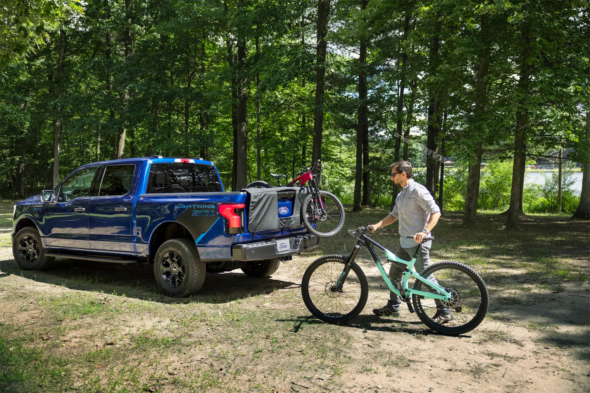 Ford F-150 Lightning STX