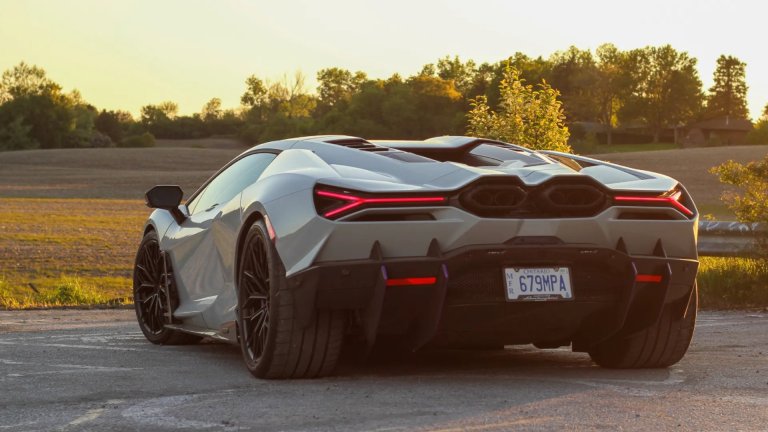 2025 Lamborghini Revuelto