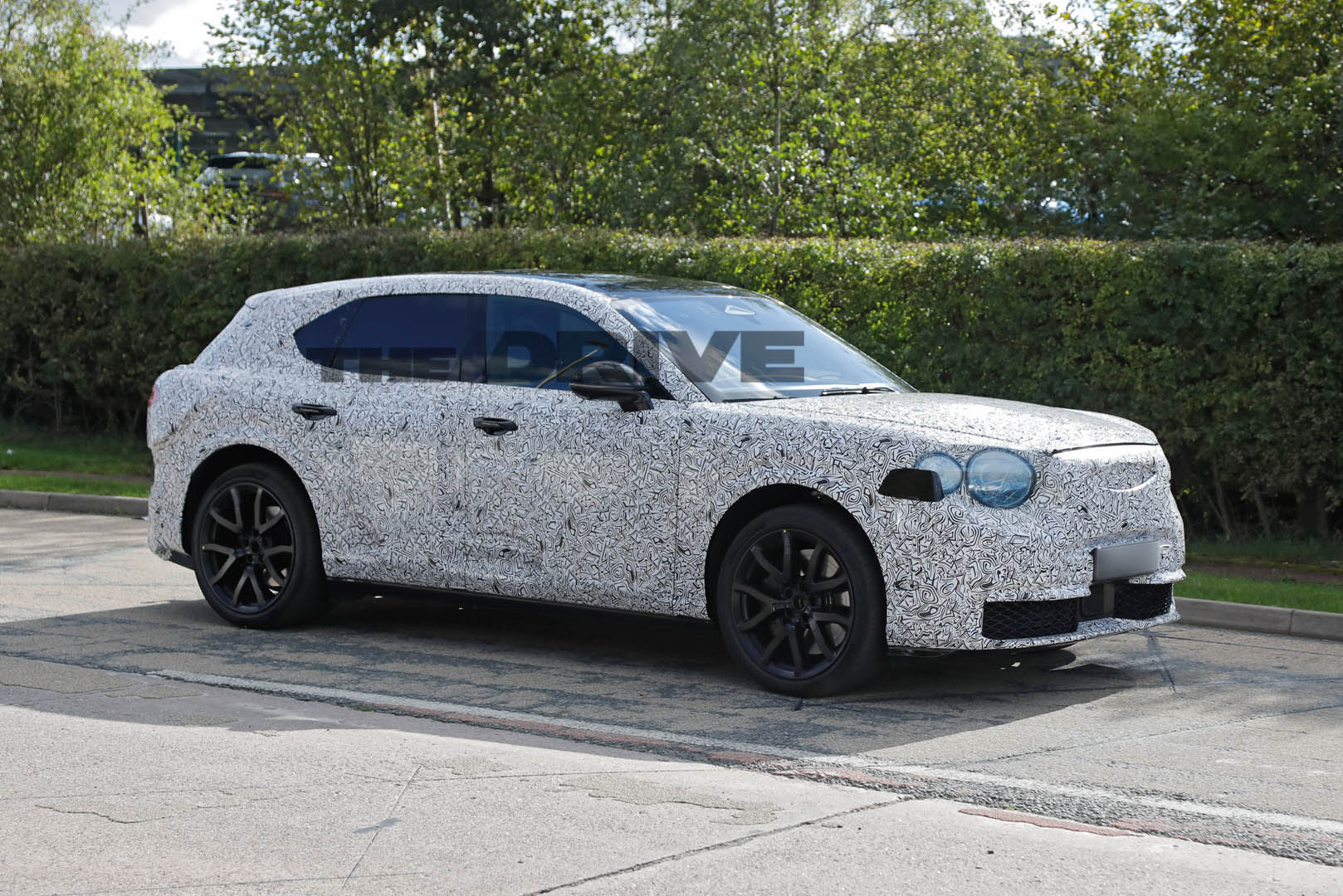 2028 Bentley electric SUV spy shots