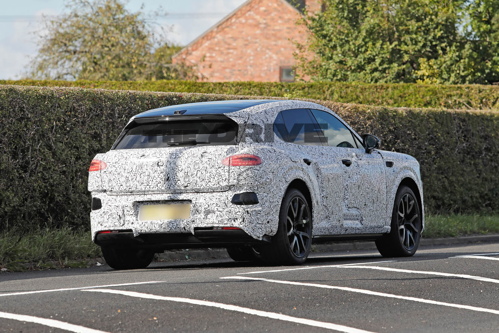 2028 Bentley electric SUV spy shots