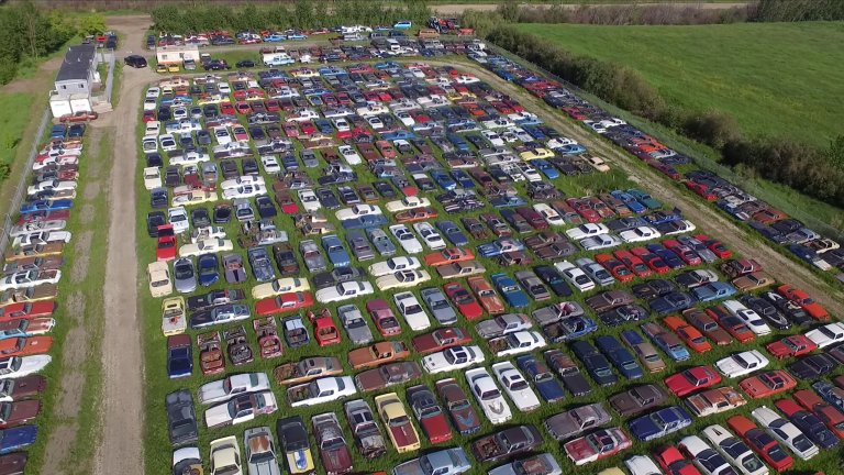 Overhead image of David T's Camaro and Firebird Auto Center