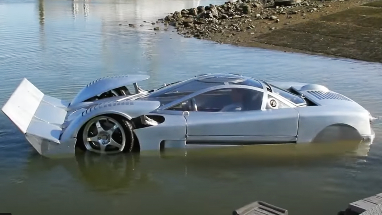 Amphibious Supercar