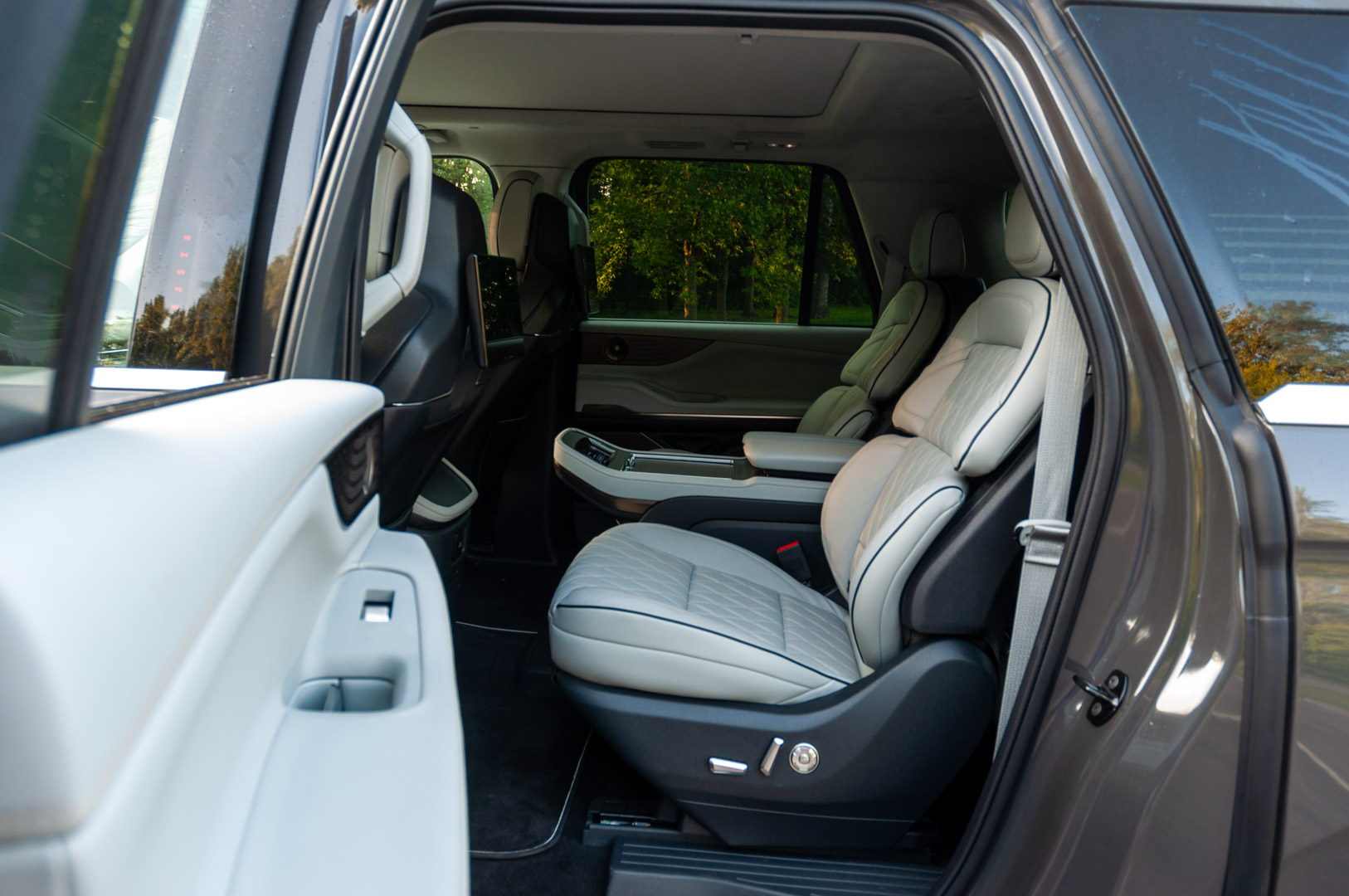 2025 Lincoln Navigator L