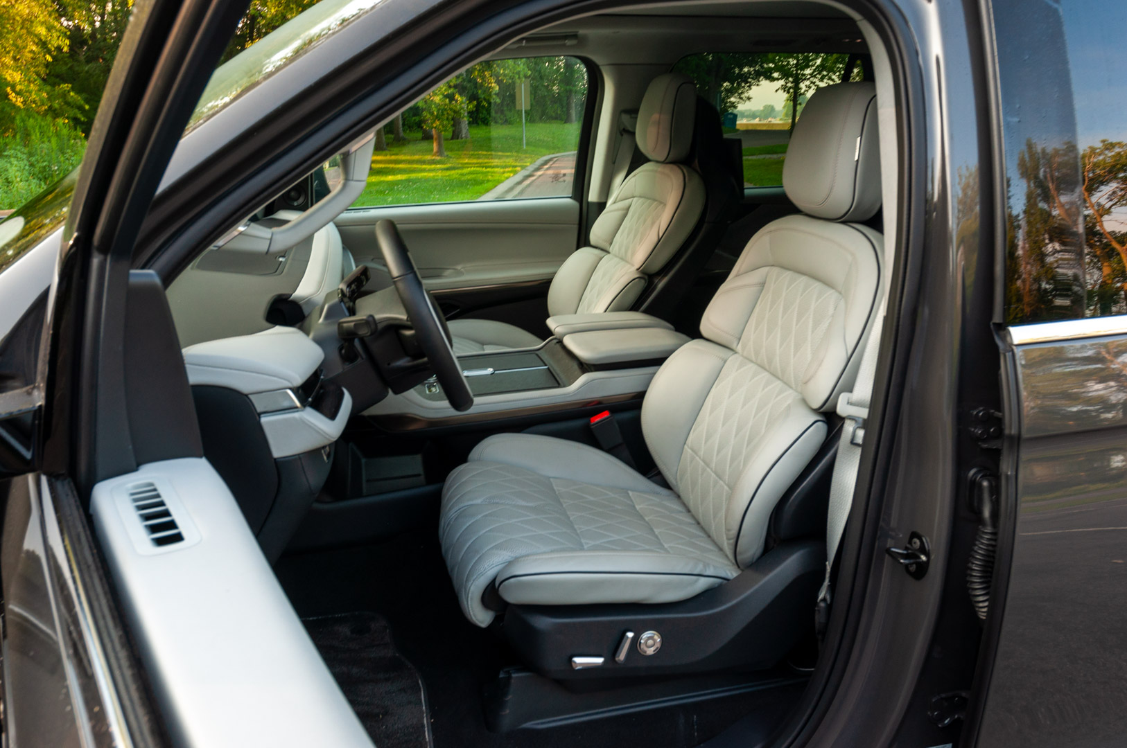 2025 Lincoln Navigator L