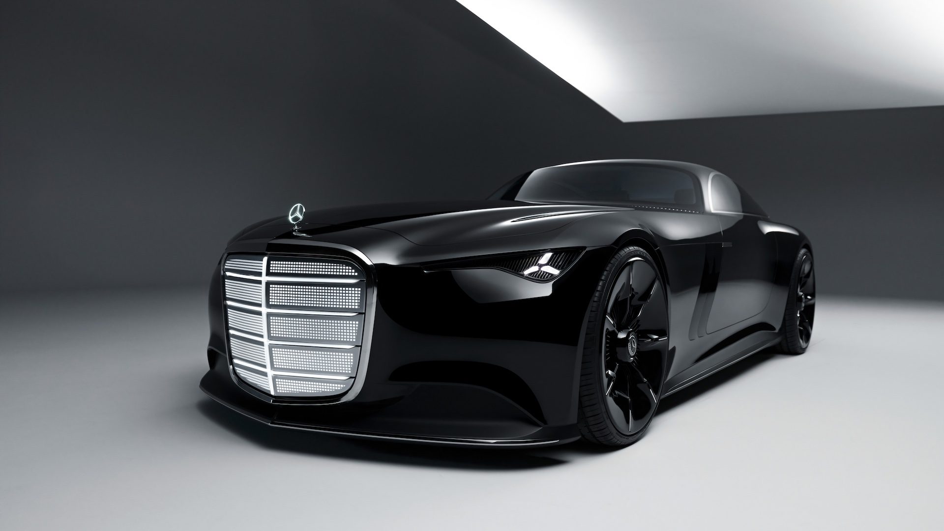 Mercedes-Benz Vision Iconic: Das skulpturale Exterieur in tiefschwarzer Hochglanzlackierung. Mercedes-Benz Vision Iconic: The sculptural exterior in deep black high-gloss finish.