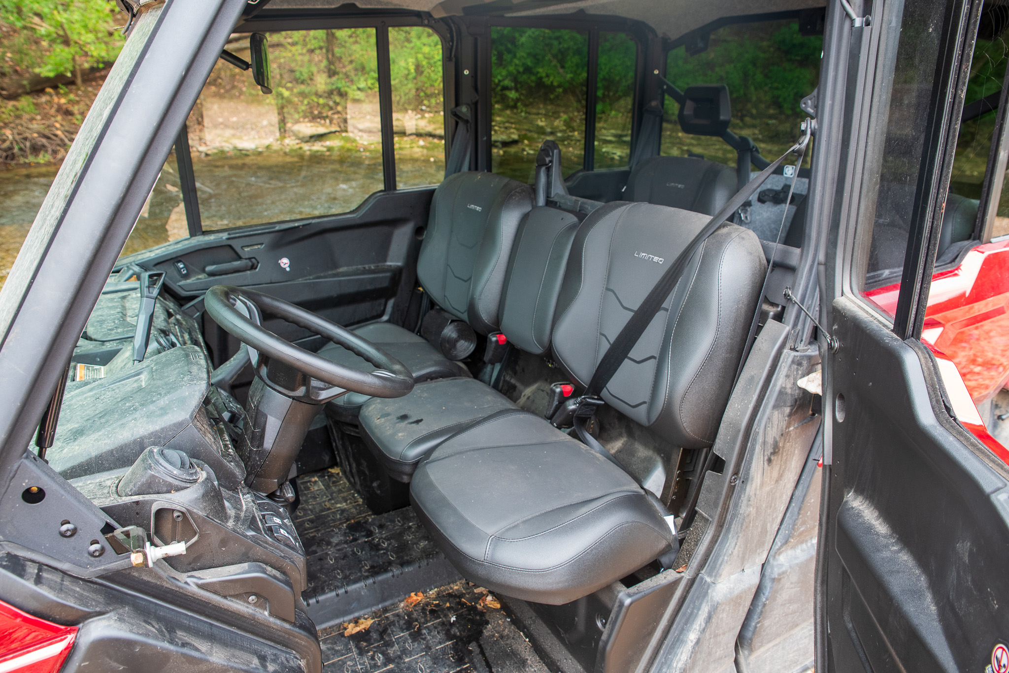 Can-Am Defender Max Limited HD10  interior