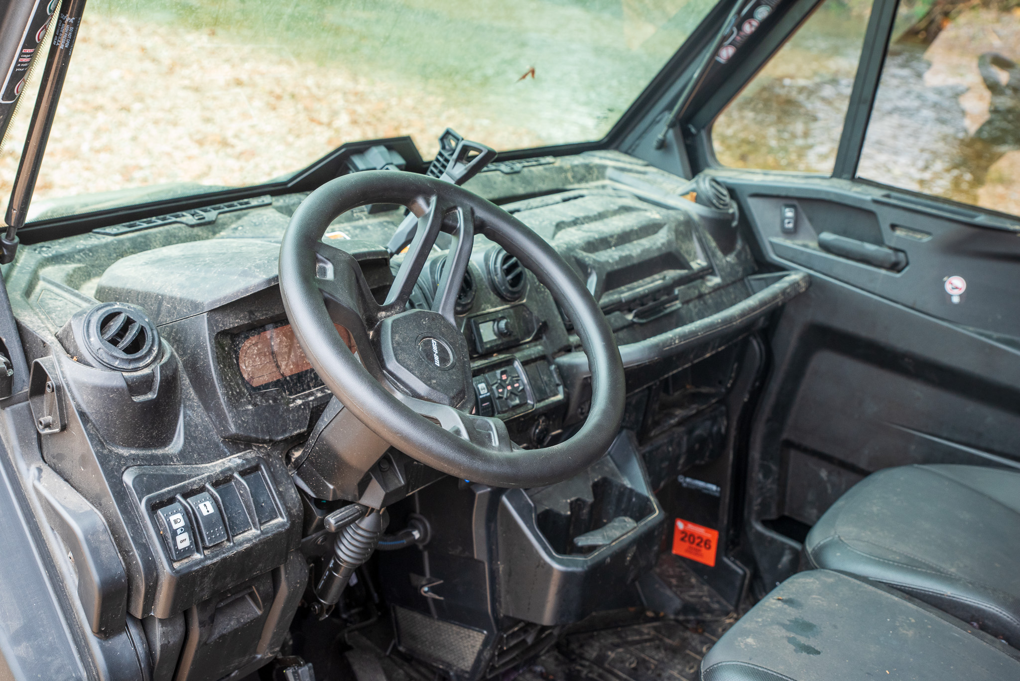 Can-Am Defender Max Limited HD10  interior