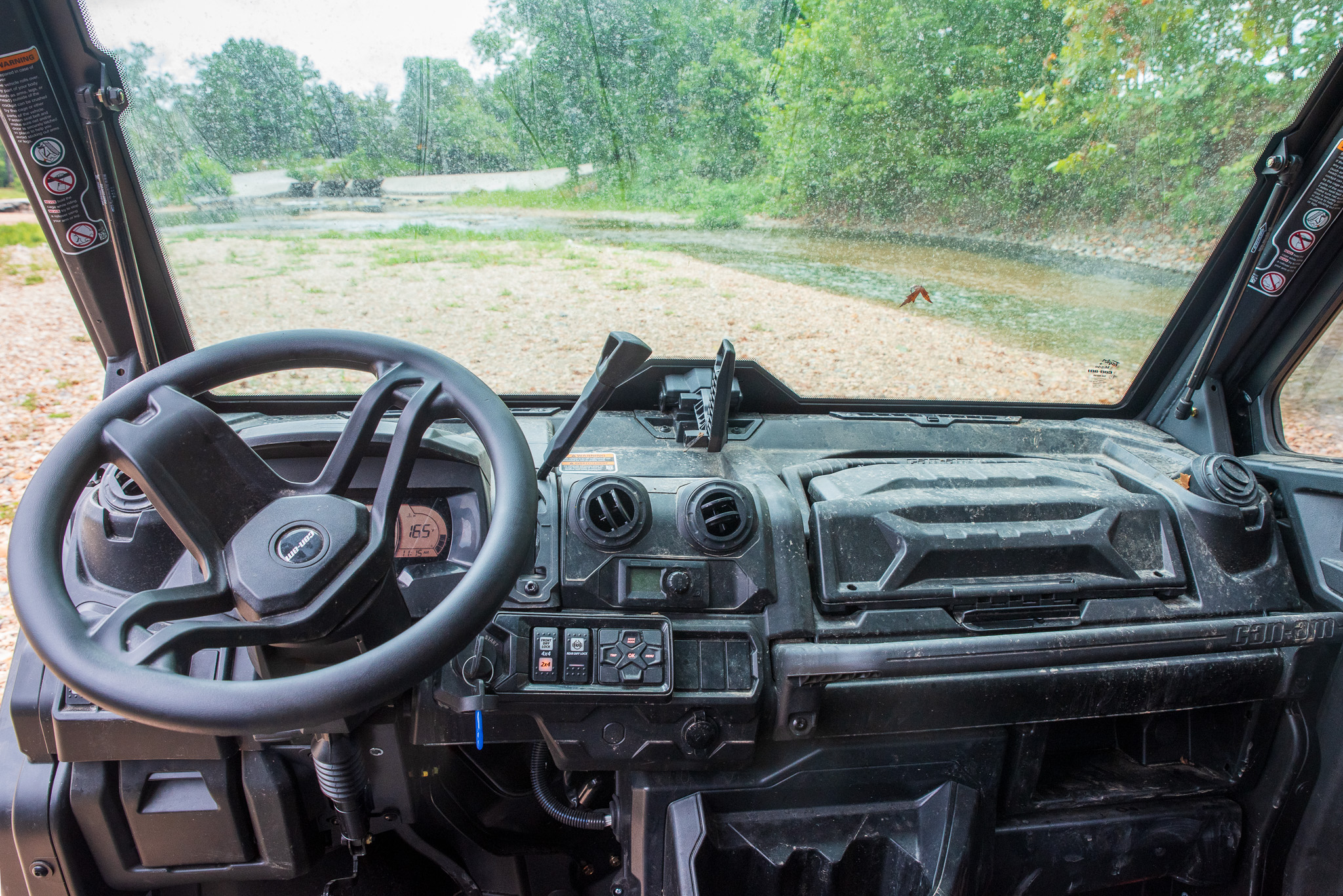 Can-Am Defender Max Limited HD10  interior