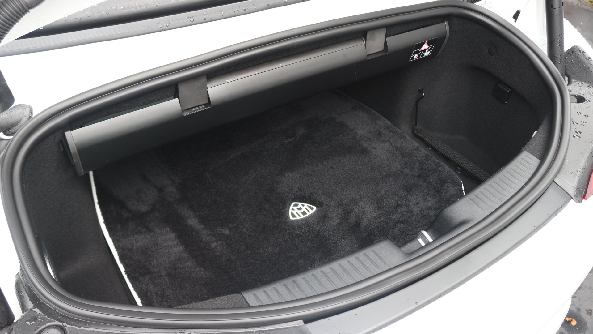 Mercedes-Maybach SL 680 trunk
