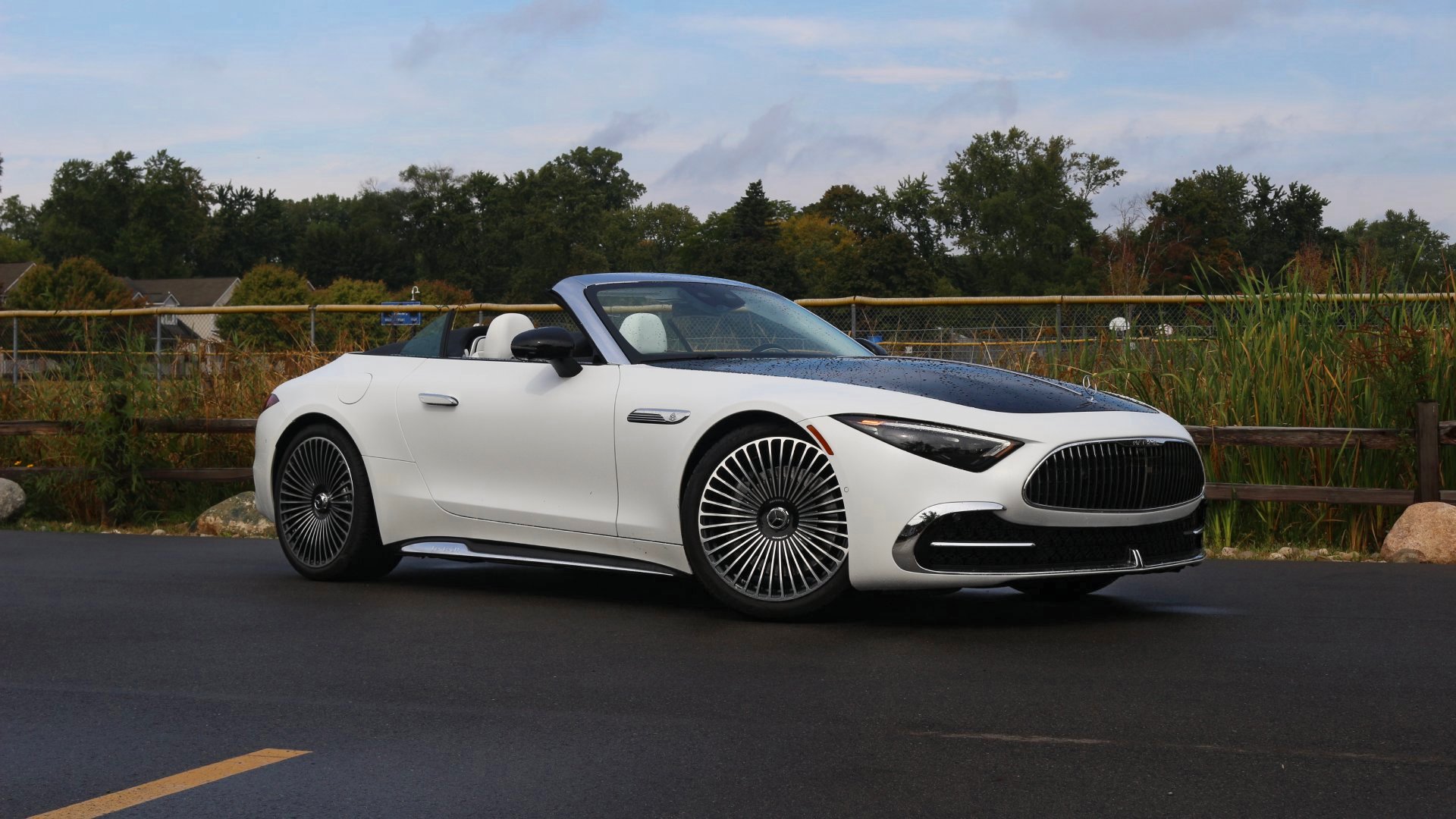 Mercedes-Maybach SL 680 front three-quarter