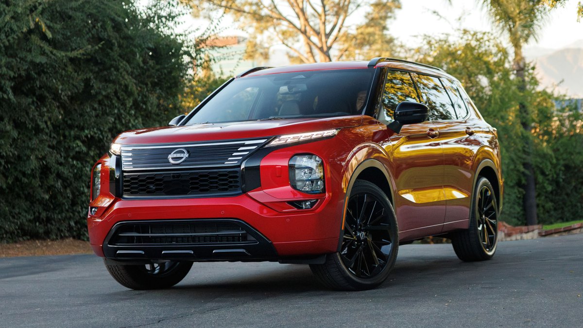 The 2026 Nissan Rogue Plug-In Hybrid Is a Mitsubishi Outlander With Less Grille Colored In The 2026 Nissan Rogue Plug-In Hybrid Is a Mitsubishi Outlander With Less Grille Colored In